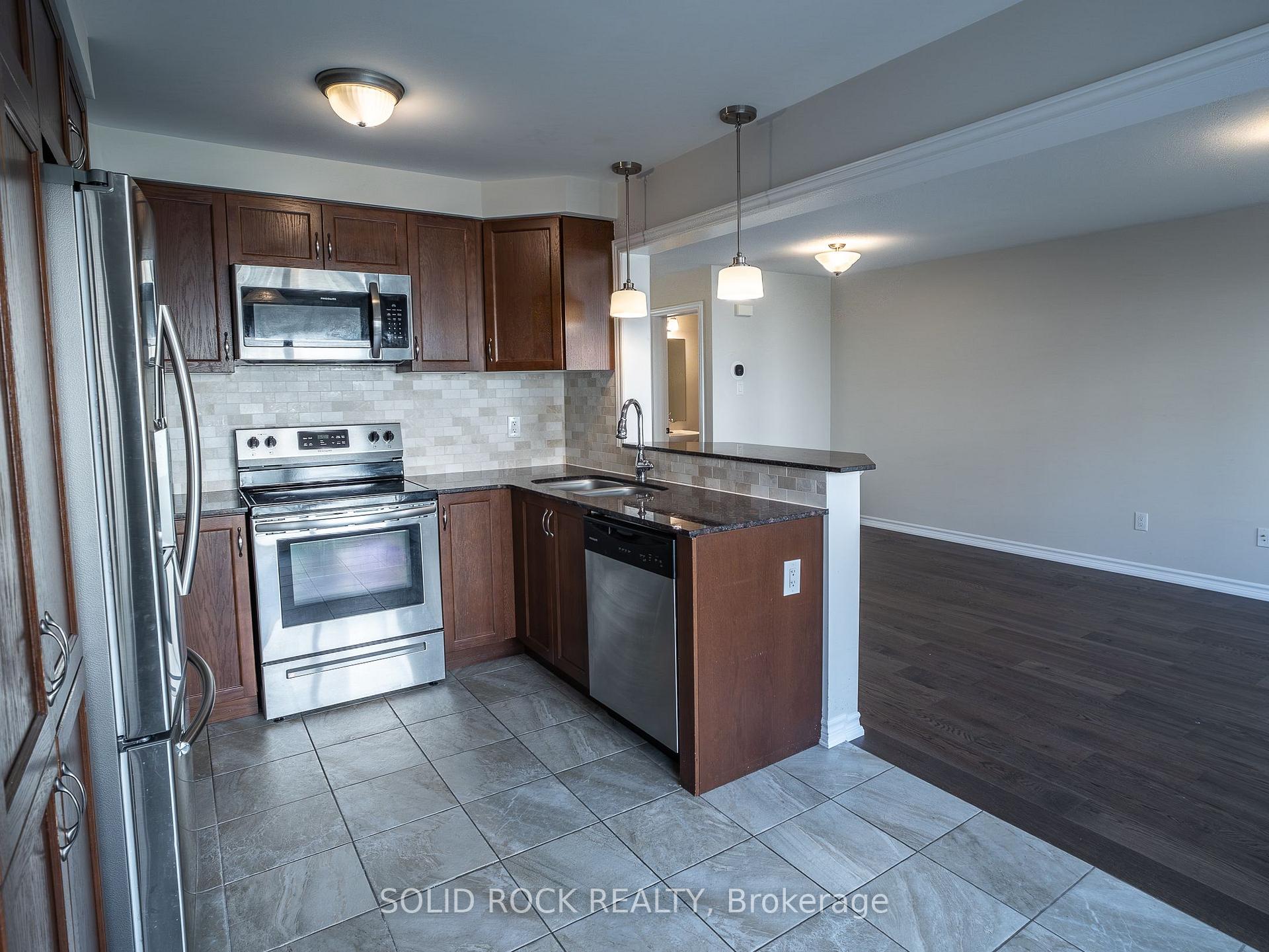 Photo 8 of 722 Logperch Circle, Ottawa, Barrhaven - Half Moon Bay — HOMEH
