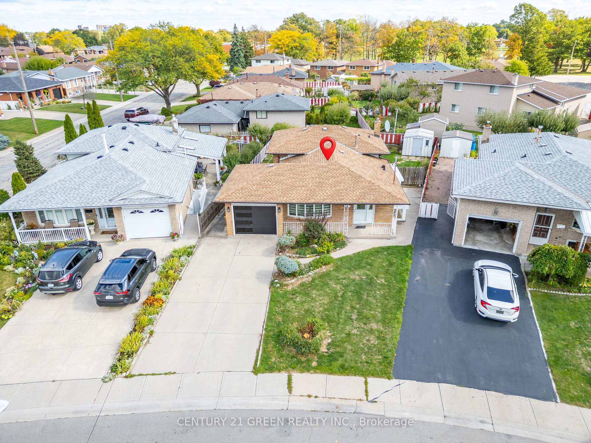 Photo 1 of 159 Bow Valley Drive, Hamilton, Riverdale — HOMEH