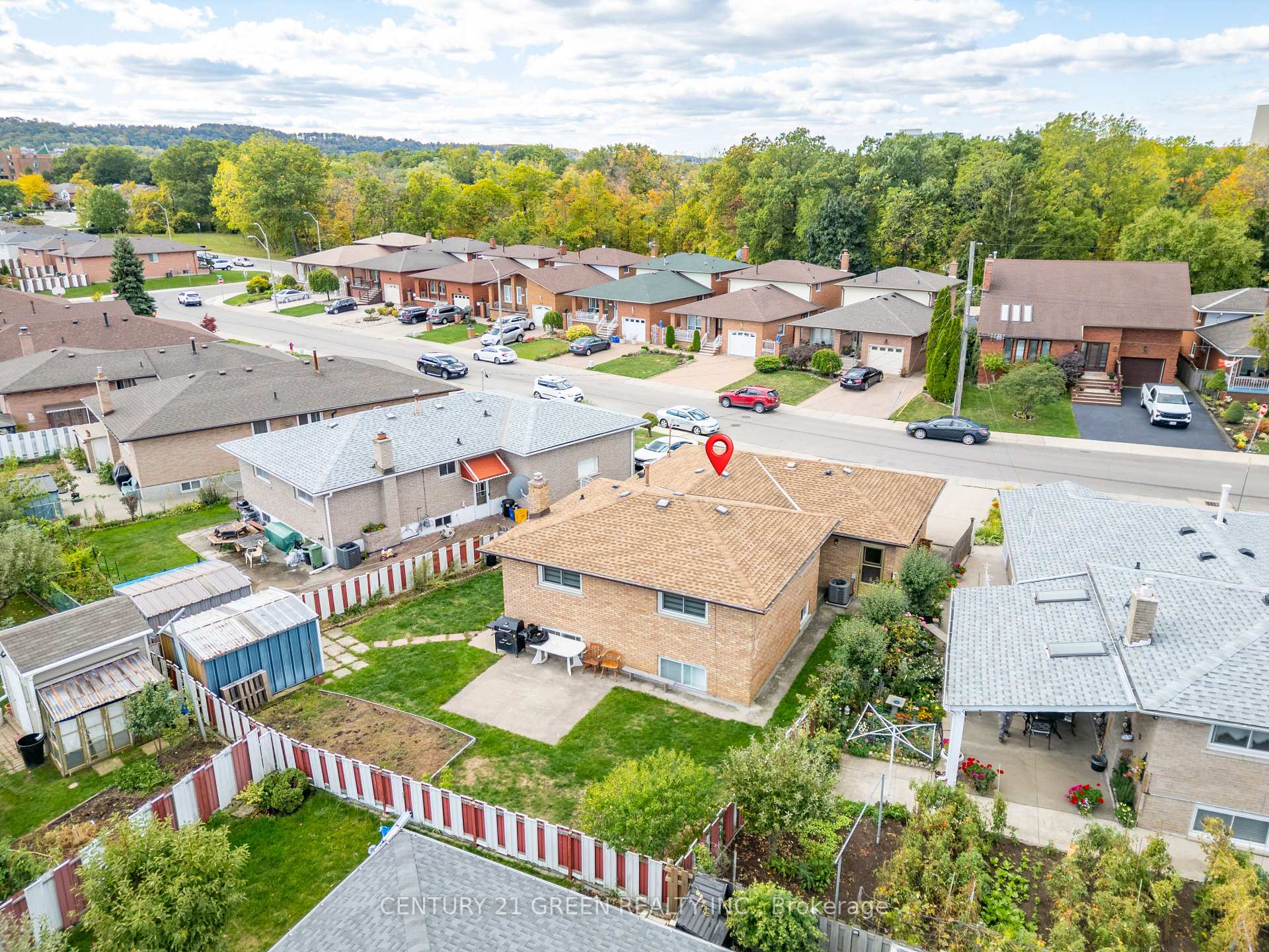 Photo 5 of 159 Bow Valley Drive, Hamilton, Riverdale — HOMEH