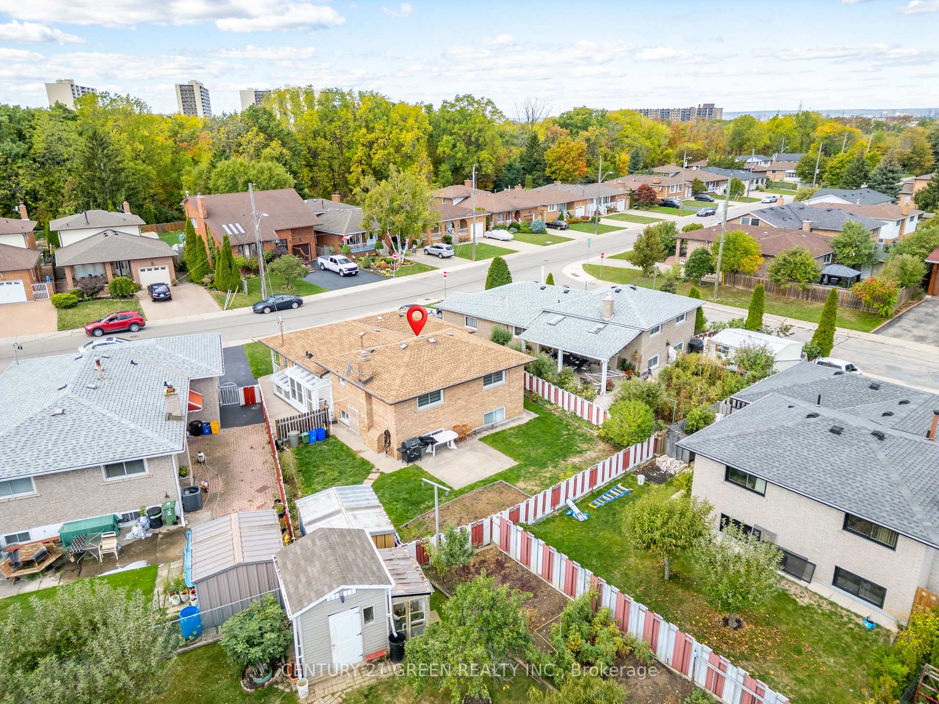Photo 6 of 159 Bow Valley Drive, Hamilton, Riverdale — HOMEH