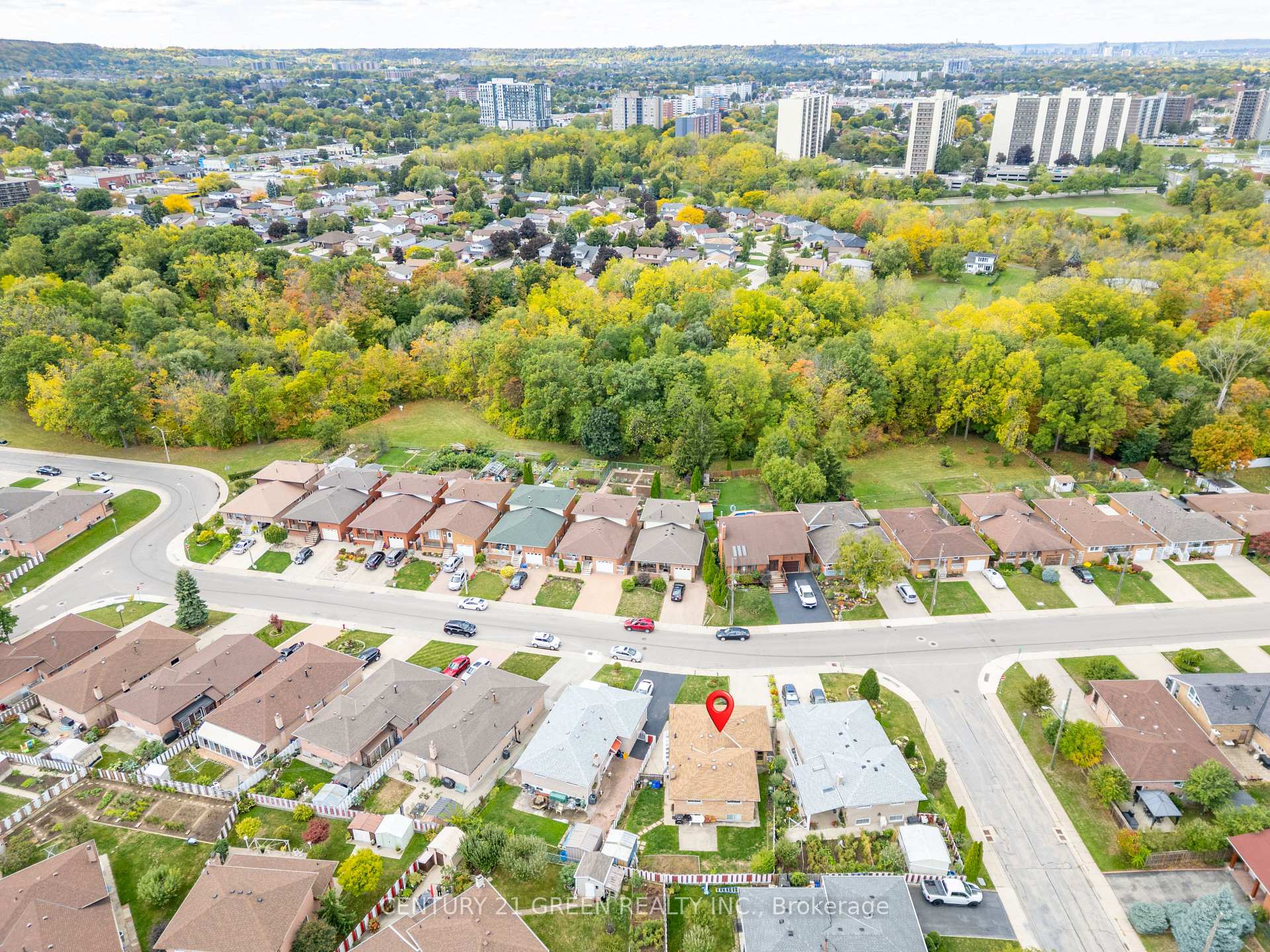 Photo 7 of 159 Bow Valley Drive, Hamilton, Riverdale — HOMEH