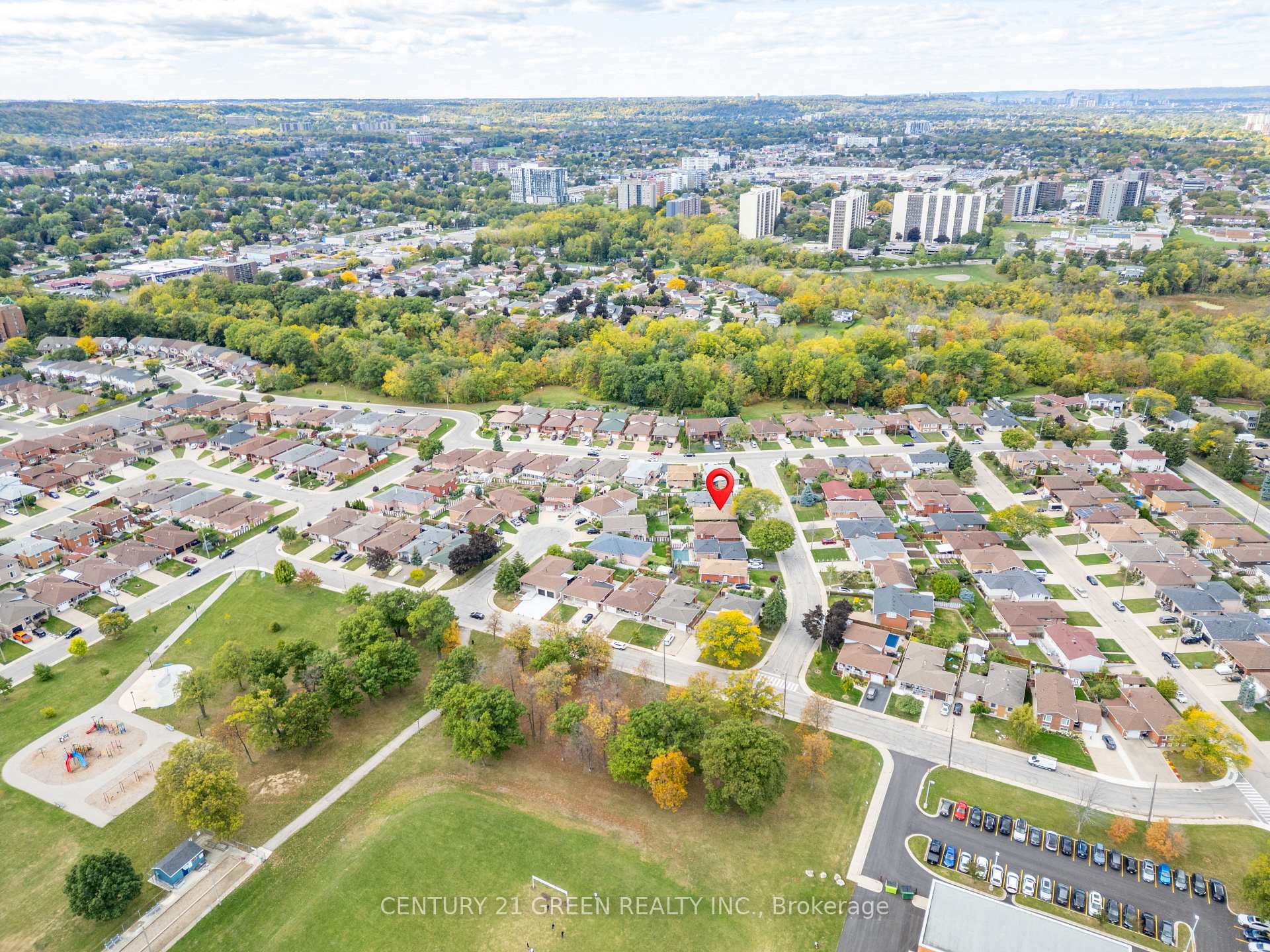 Photo 8 of 159 Bow Valley Drive, Hamilton, Riverdale — HOMEH