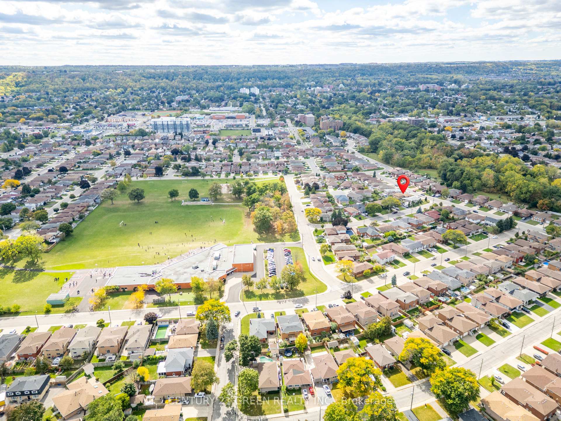 Photo 10 of 159 Bow Valley Drive, Hamilton, Riverdale — HOMEH