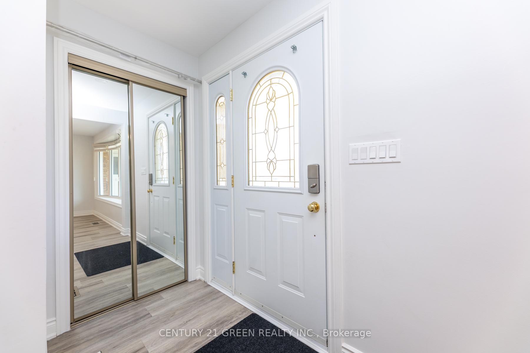 Photo 12 of 159 Bow Valley Drive, Hamilton, Riverdale — HOMEH