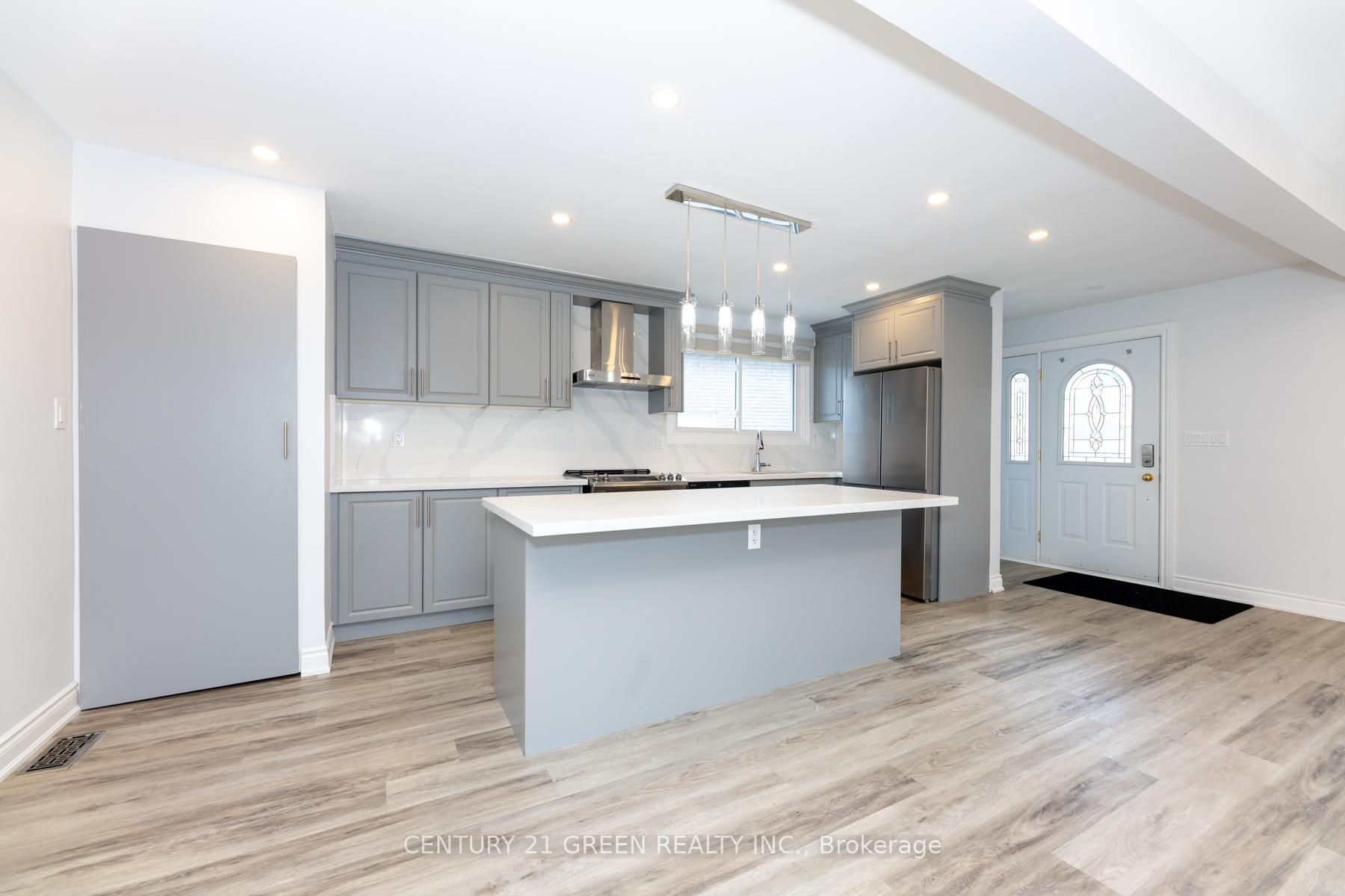 Photo 15 of 159 Bow Valley Drive, Hamilton, Riverdale — HOMEH