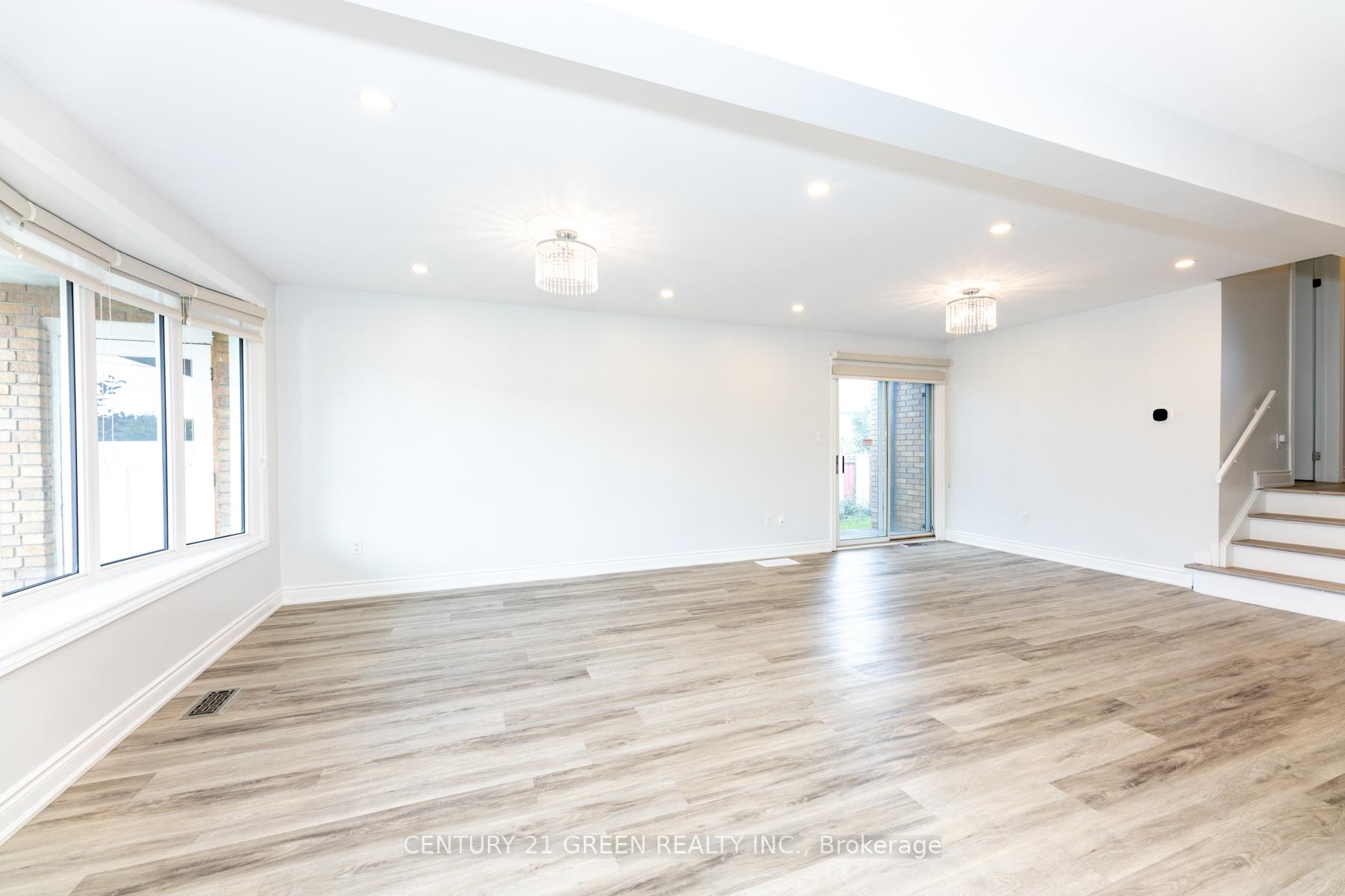 Photo 20 of 159 Bow Valley Drive, Hamilton, Riverdale — HOMEH