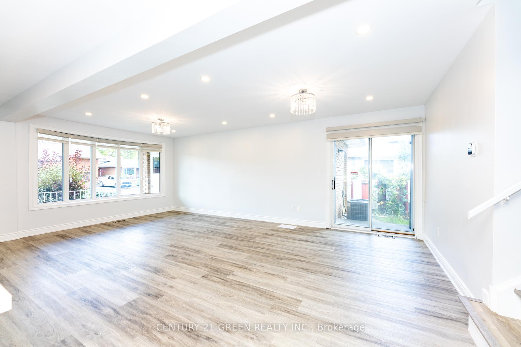 Photo 21 of 159 Bow Valley Drive, Hamilton, Riverdale — HOMEH