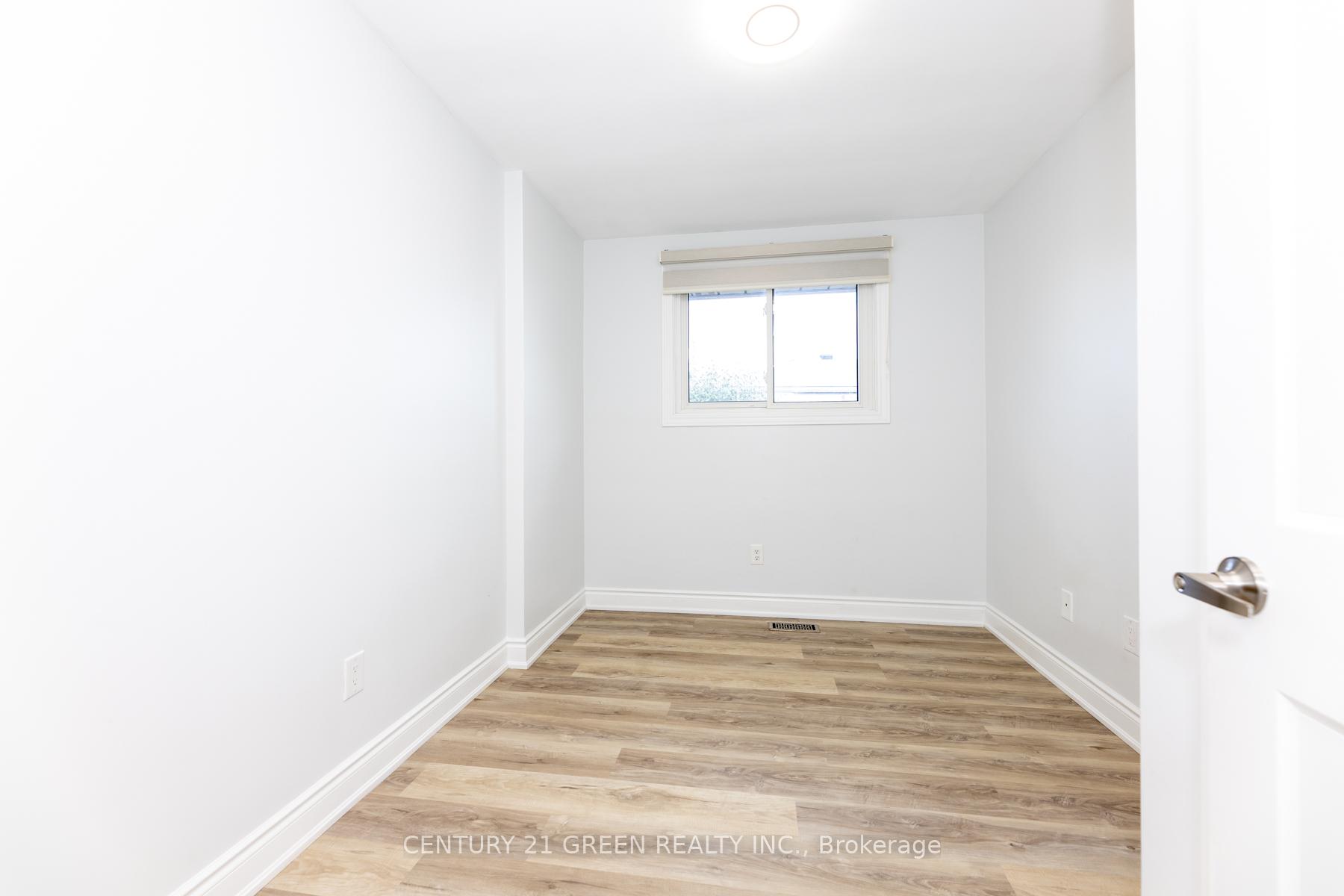 Photo 24 of 159 Bow Valley Drive, Hamilton, Riverdale — HOMEH