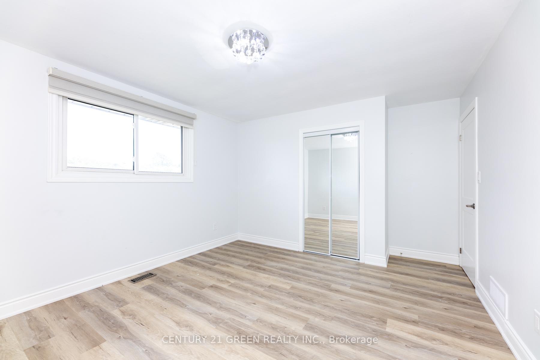 Photo 28 of 159 Bow Valley Drive, Hamilton, Riverdale — HOMEH