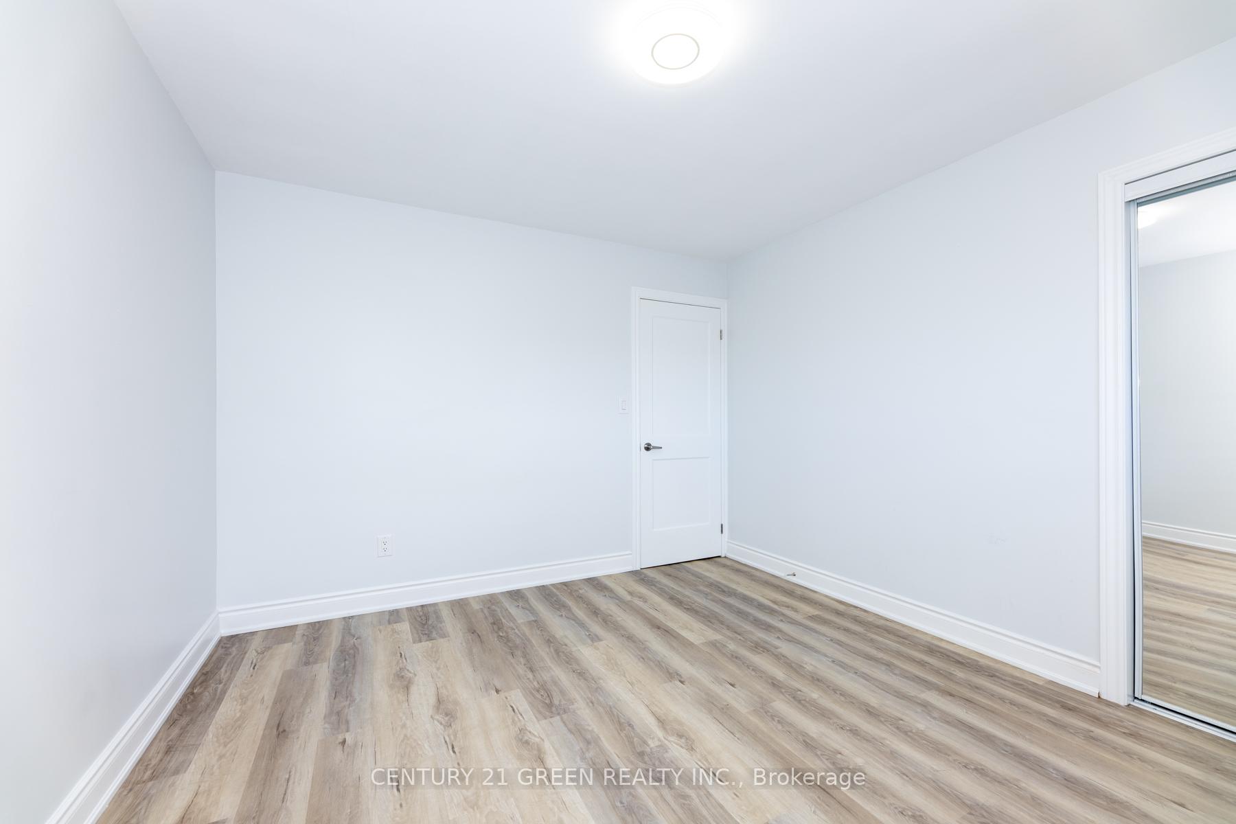 Photo 30 of 159 Bow Valley Drive, Hamilton, Riverdale — HOMEH
