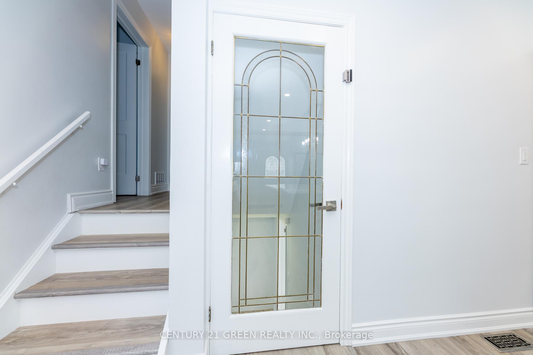 Photo 33 of 159 Bow Valley Drive, Hamilton, Riverdale — HOMEH