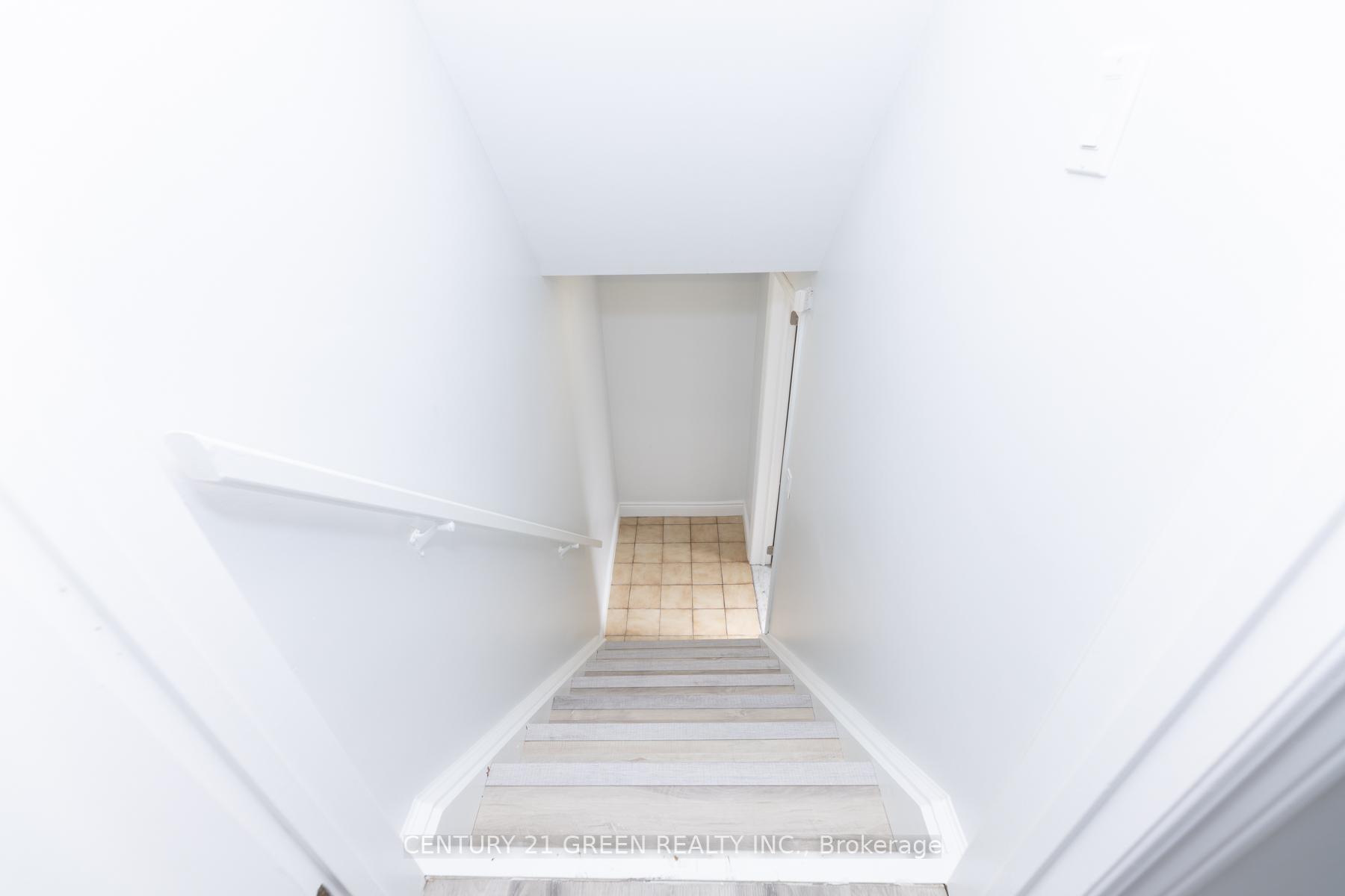 Photo 34 of 159 Bow Valley Drive, Hamilton, Riverdale — HOMEH