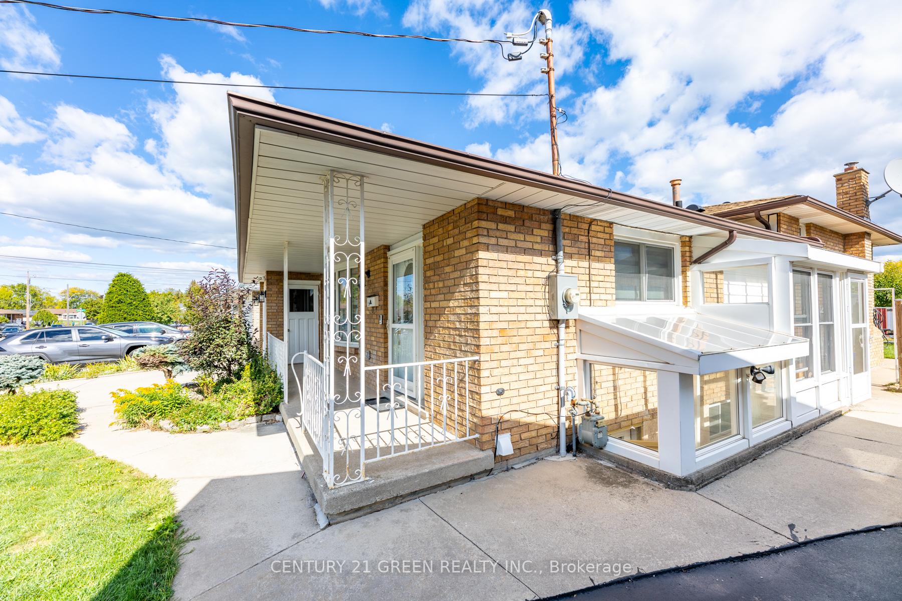 Photo 43 of 159 Bow Valley Drive, Hamilton, Riverdale — HOMEH