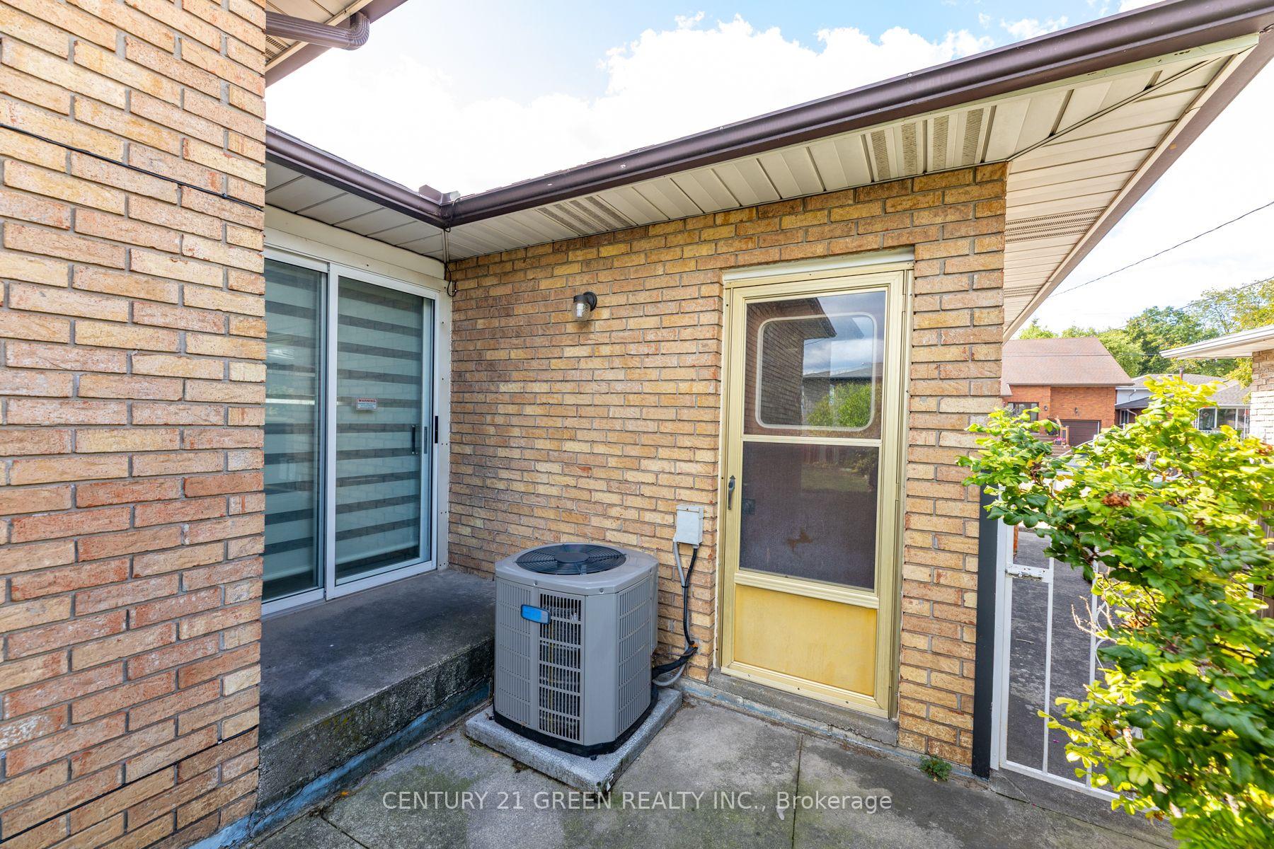 Photo 47 of 159 Bow Valley Drive, Hamilton, Riverdale — HOMEH