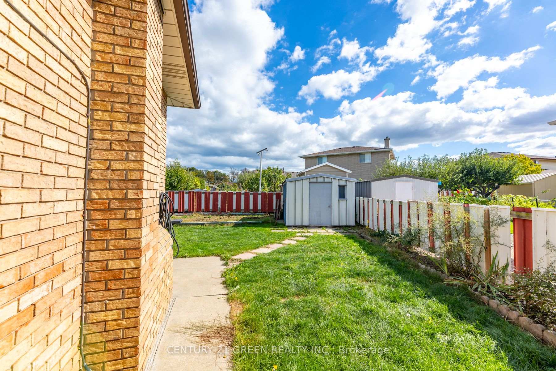 Photo 49 of 159 Bow Valley Drive, Hamilton, Riverdale — HOMEH