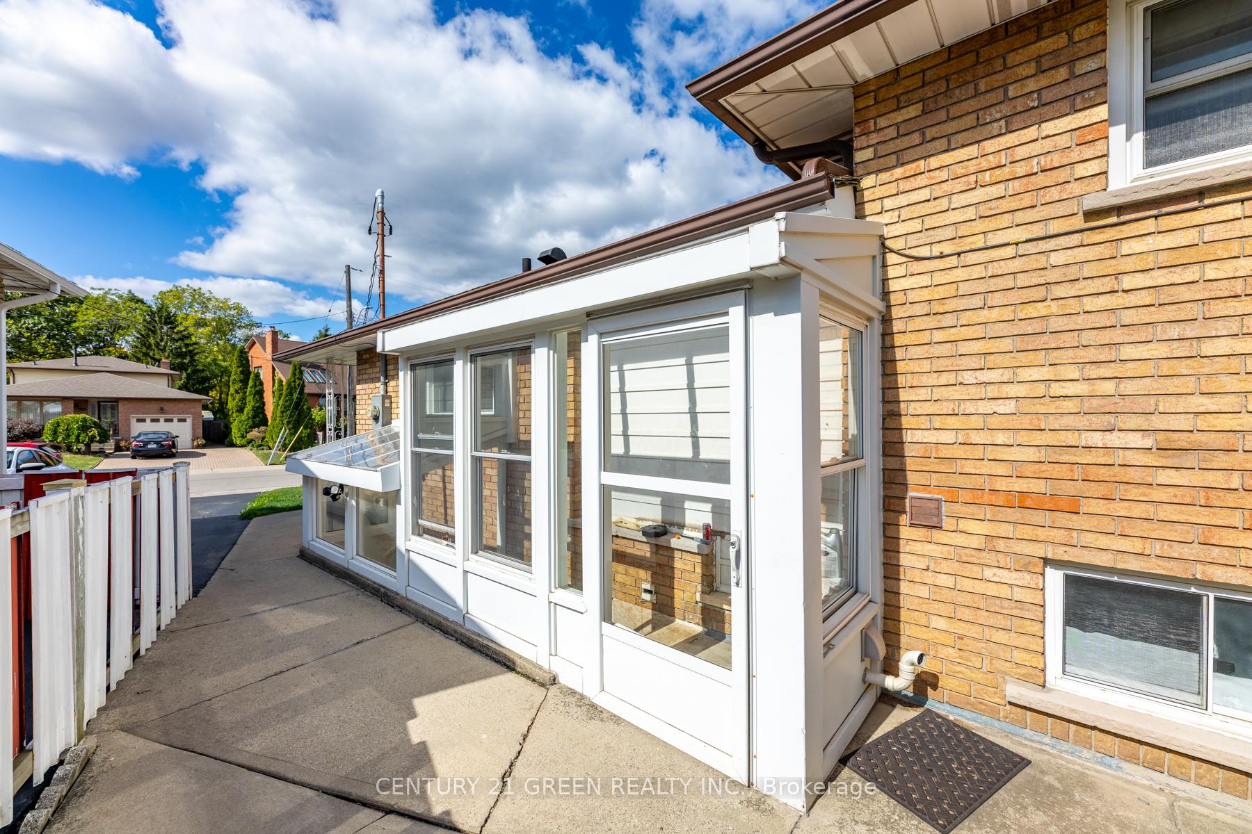 Photo 50 of 159 Bow Valley Drive, Hamilton, Riverdale — HOMEH