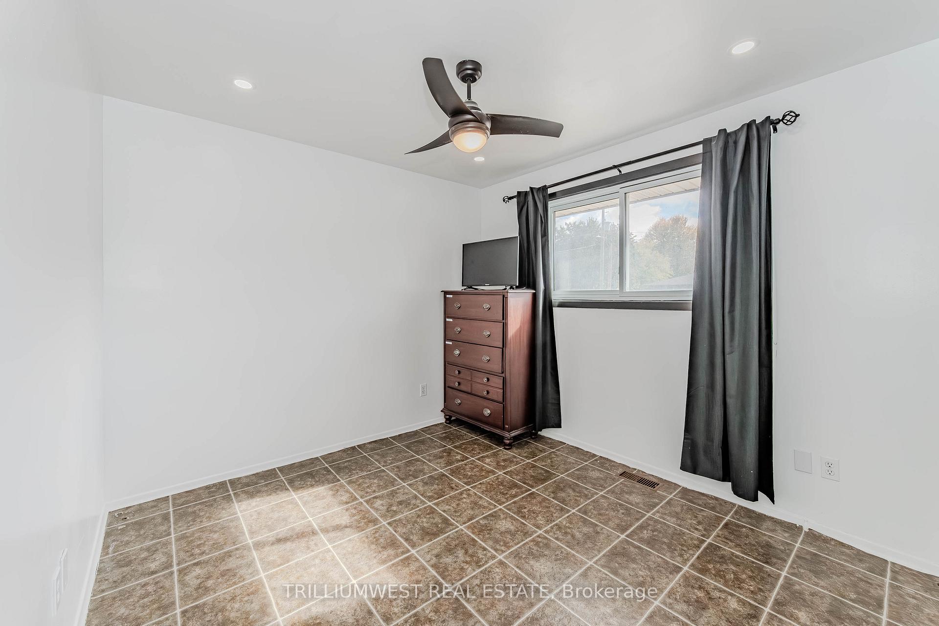 Photo 39 of 560 Woodlawn Road E, Guelph, Victoria North — HOMEH