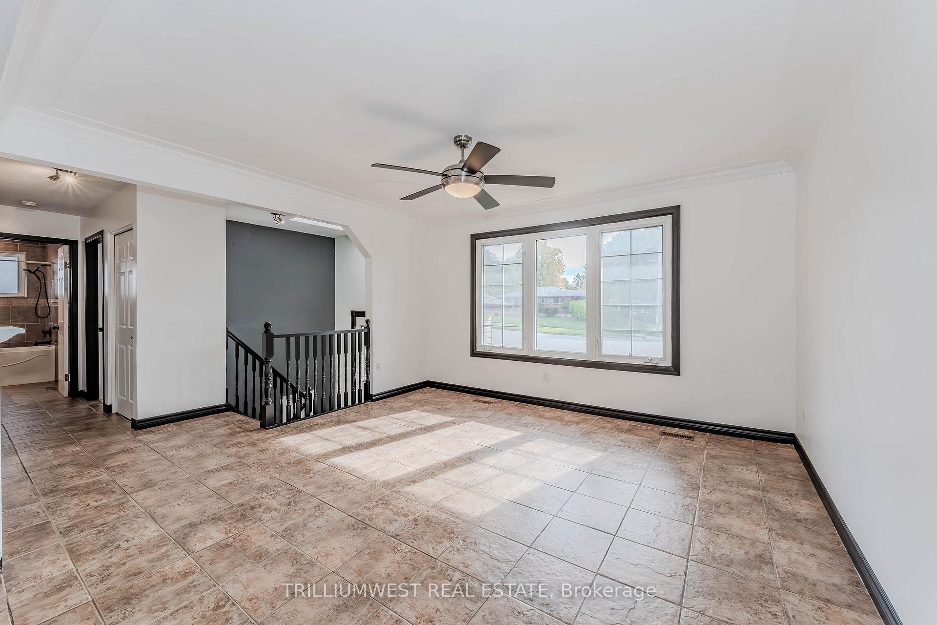 Photo 7 of 560 Woodlawn Road E, Guelph, Victoria North — HOMEH