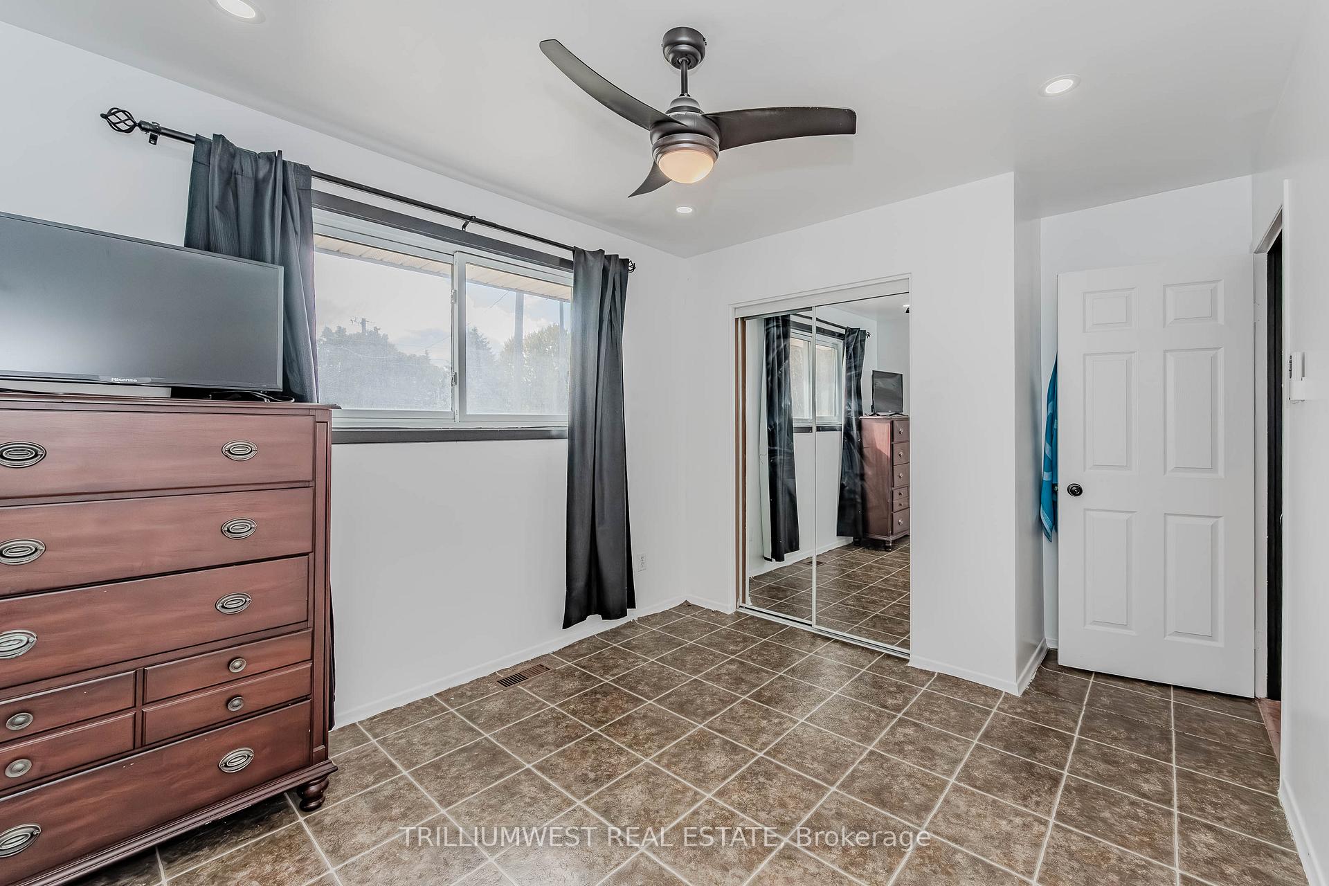 Photo 21 of 560 Woodlawn Road E, Guelph, Victoria North — HOMEH