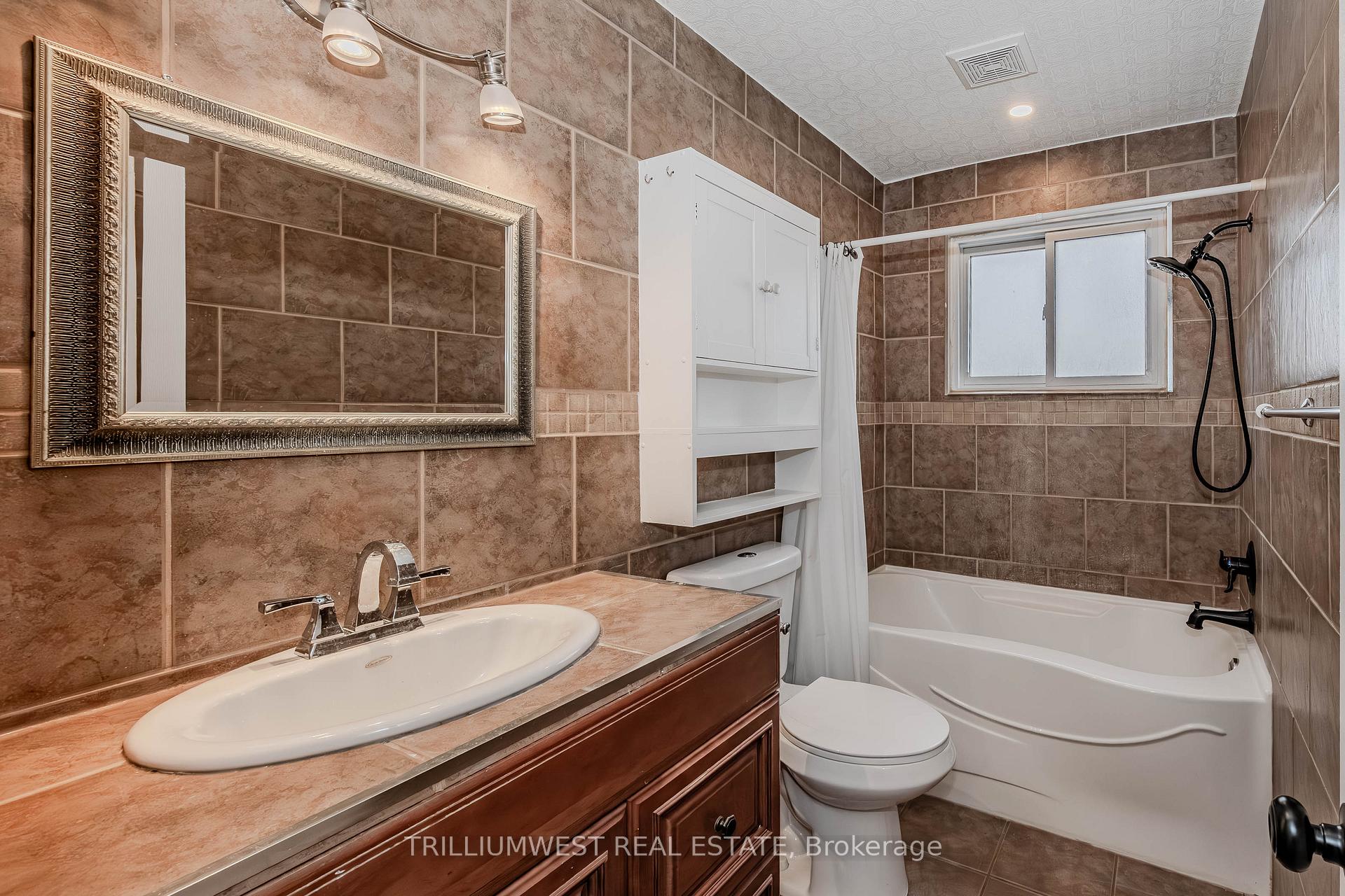 Photo 41 of 560 Woodlawn Road E, Guelph, Victoria North — HOMEH