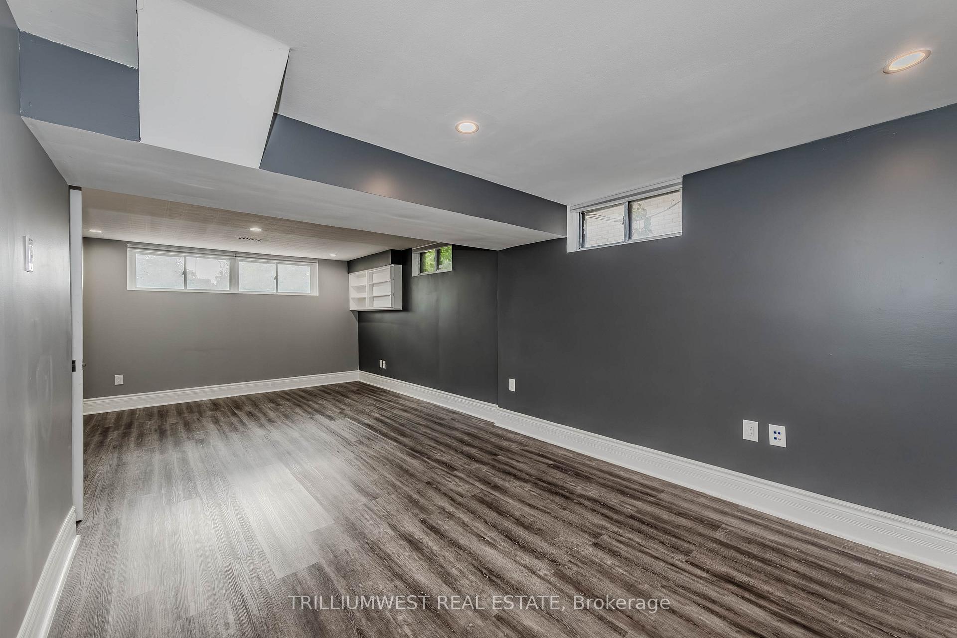 Photo 47 of 560 Woodlawn Road E, Guelph, Victoria North — HOMEH