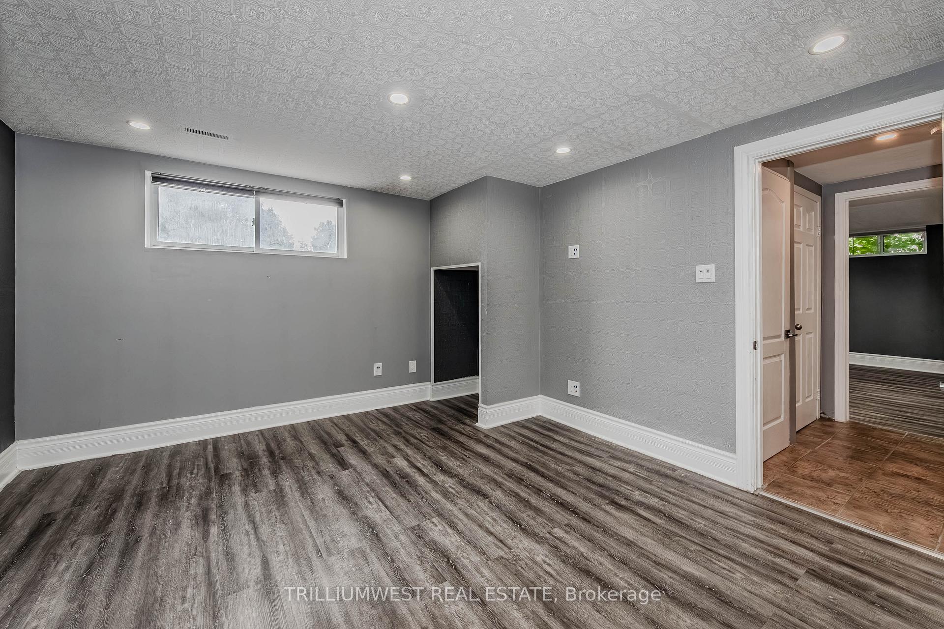 Photo 48 of 560 Woodlawn Road E, Guelph, Victoria North — HOMEH