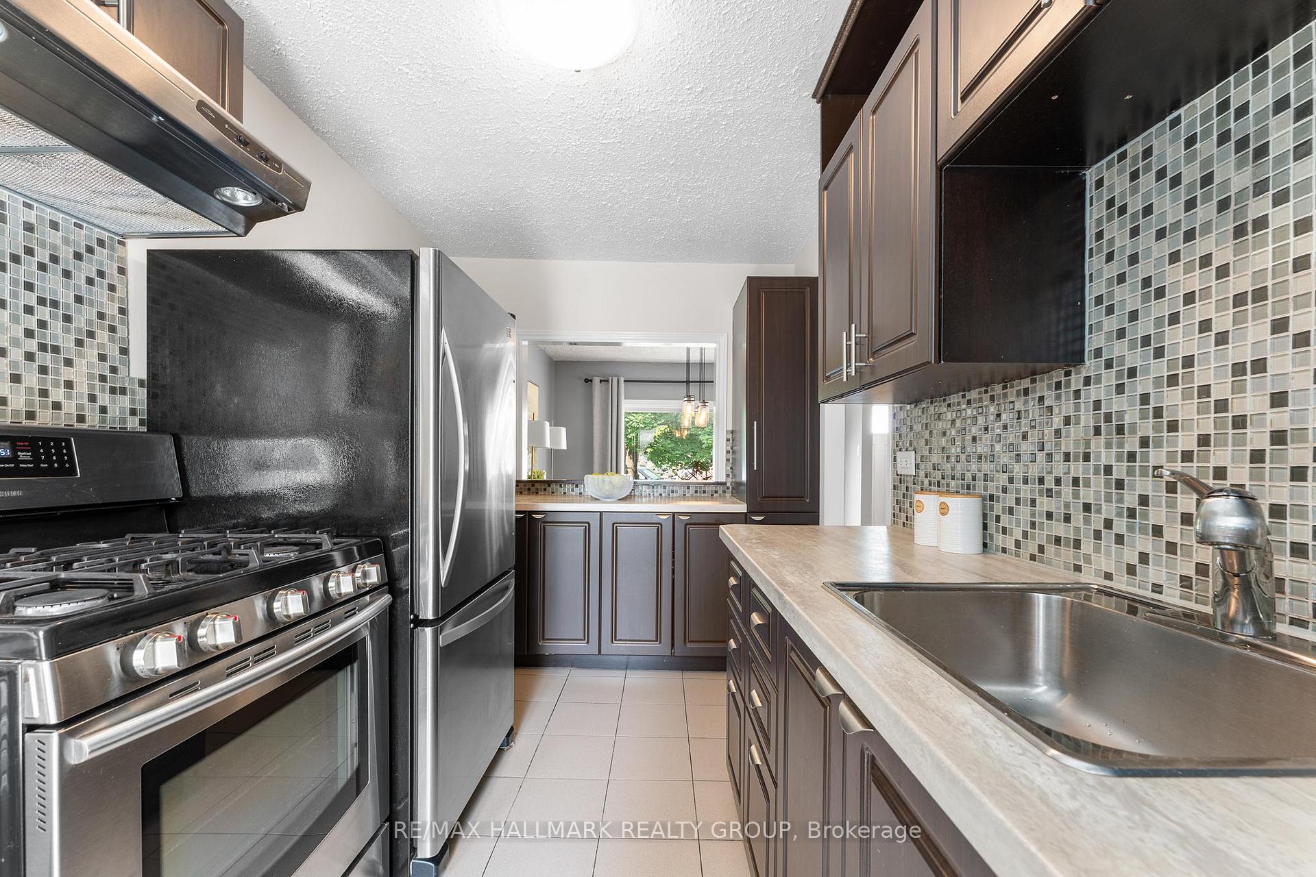 Photo 9 of 845 Merivale Road, Ottawa, Carlington — HOMEH