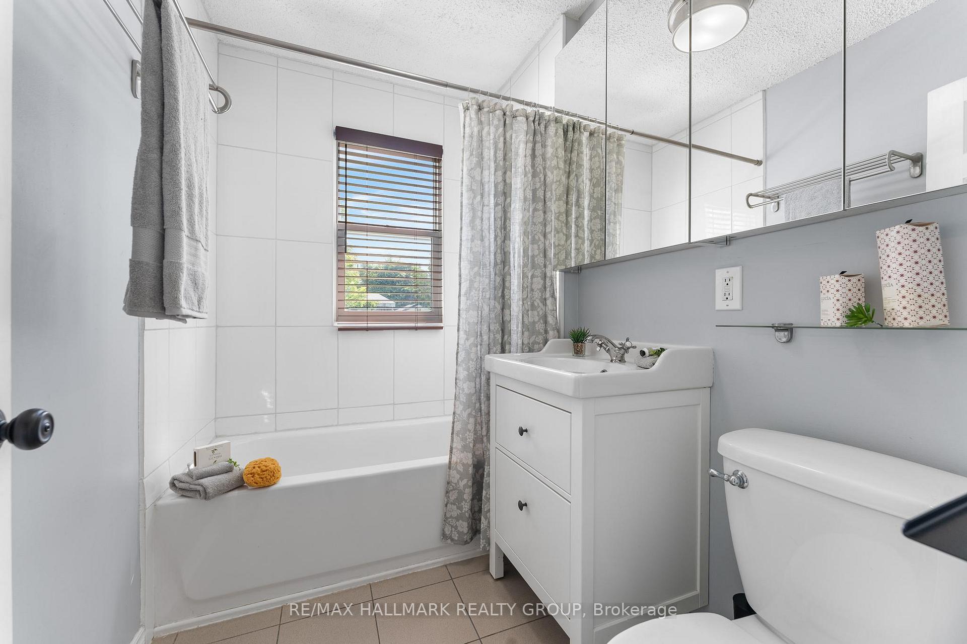 Photo 14 of 845 Merivale Road, Ottawa, Carlington — HOMEH