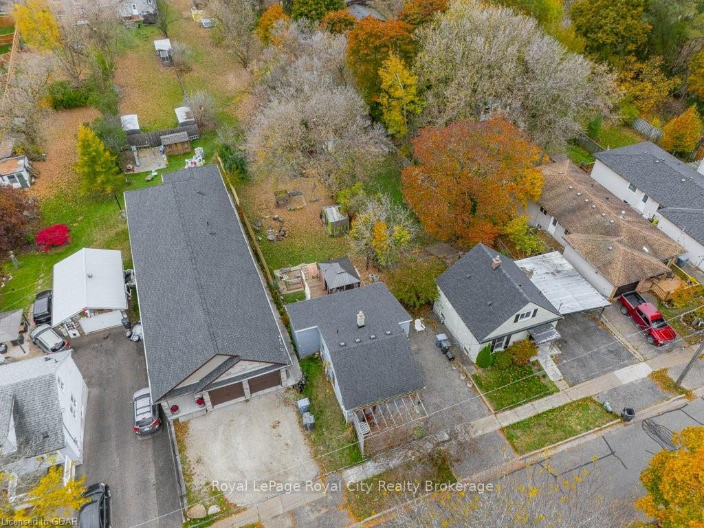 Photo 5 of 16 William Street, Guelph, St. George's — HOMEH