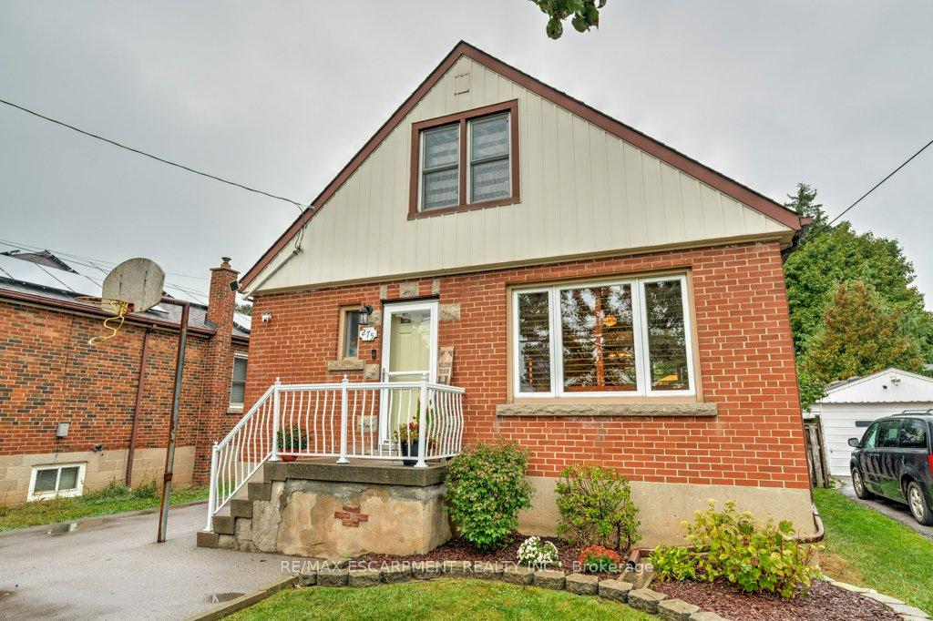 Front of 275 Montrose Avenue