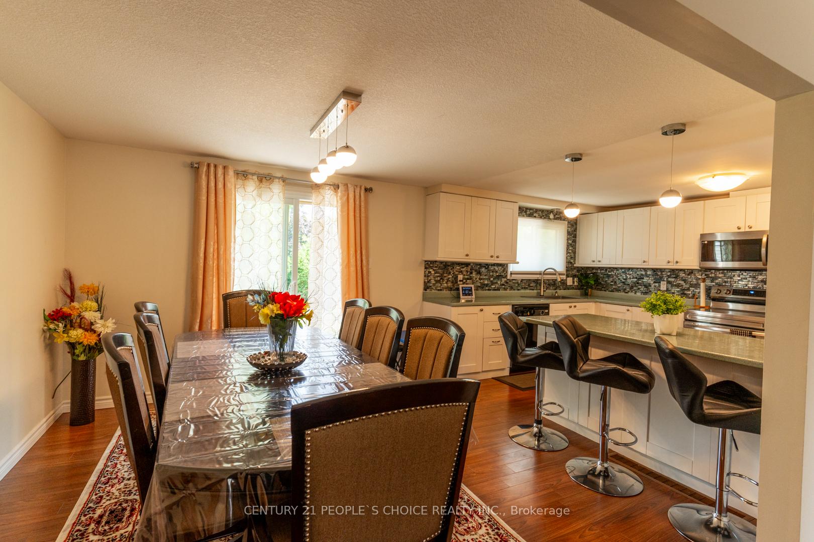 Photo 8 of 48 Rochelle Drive, Guelph, Willow West/Sugarbush/West Acres — HOMEH