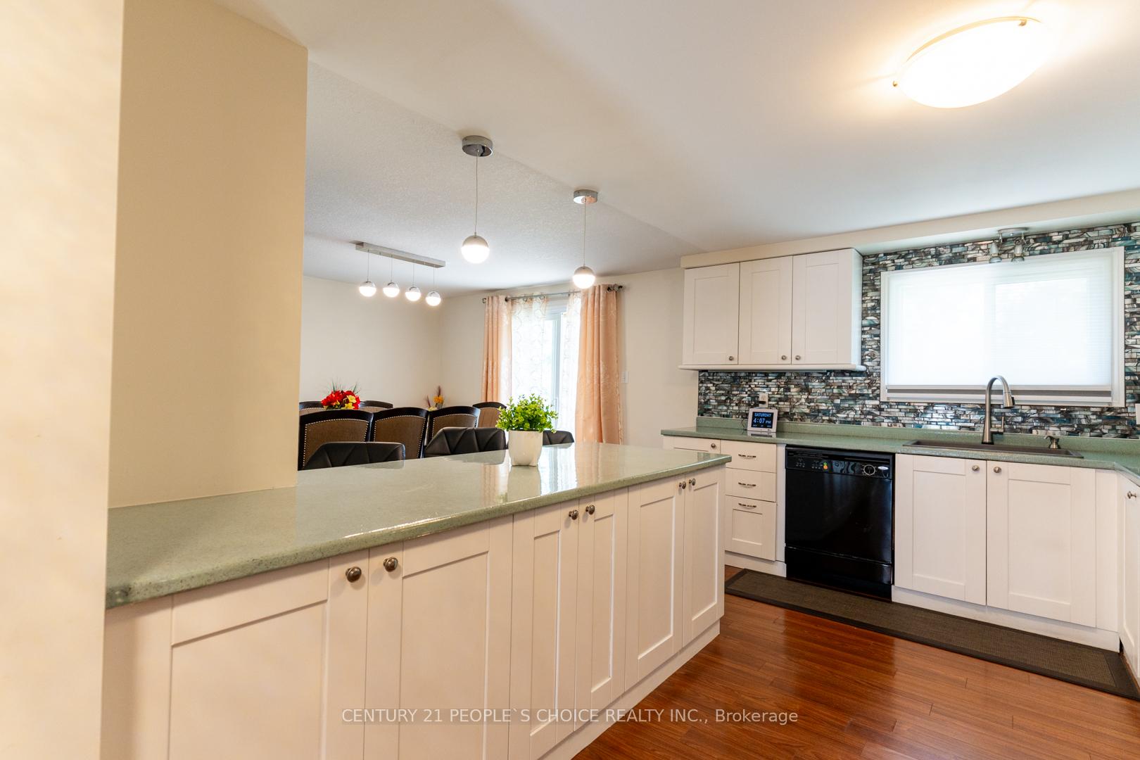 Photo 12 of 48 Rochelle Drive, Guelph, Willow West/Sugarbush/West Acres — HOMEH