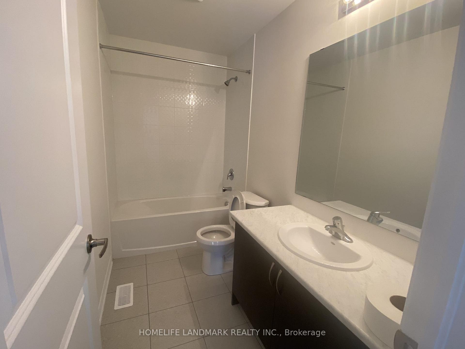 Photo 10 of 36 Rochester Drive, Barrie, Rural Barrie Southeast — HOMEH