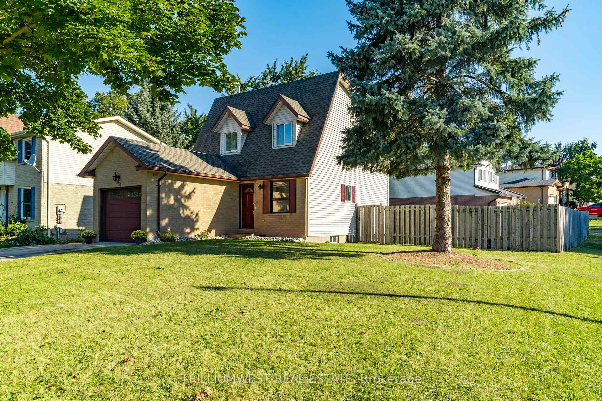 Photo 4 of 356 Imperial Road S, Guelph, Willow West/Sugarbush/West Acres — HOMEH