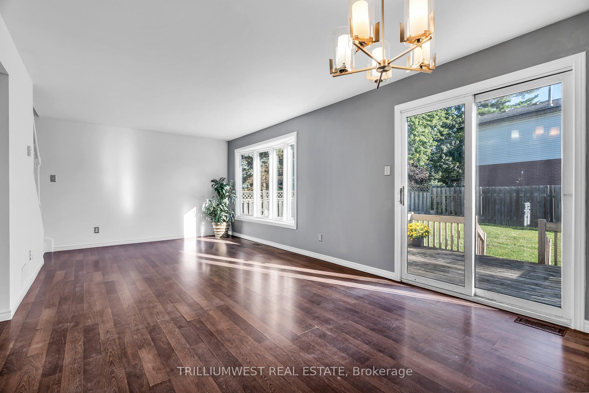 Photo 10 of 356 Imperial Road S, Guelph, Willow West/Sugarbush/West Acres — HOMEH