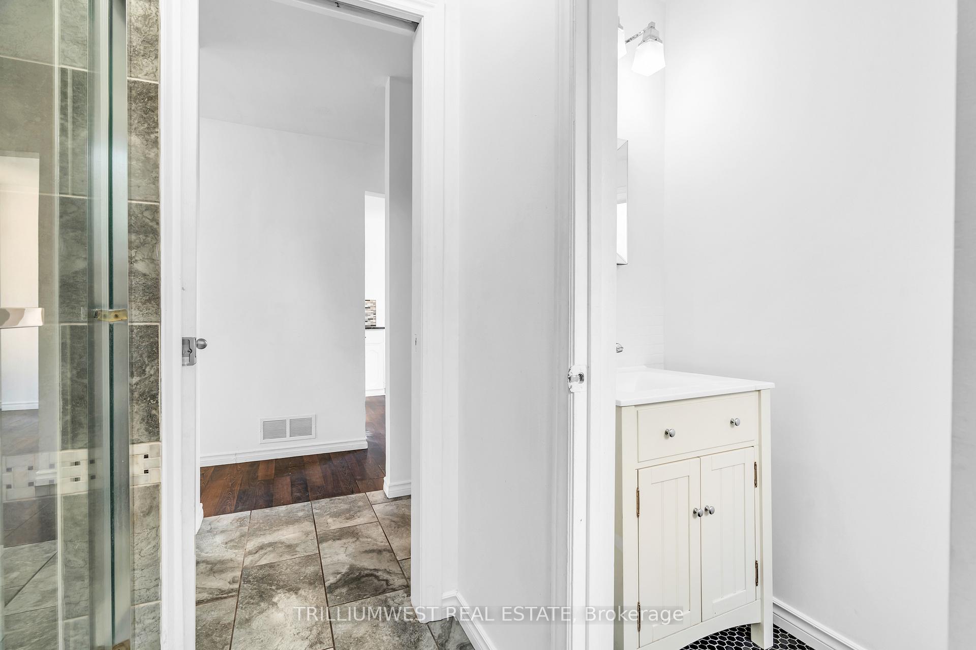 Photo 20 of 356 Imperial Road S, Guelph, Willow West/Sugarbush/West Acres — HOMEH