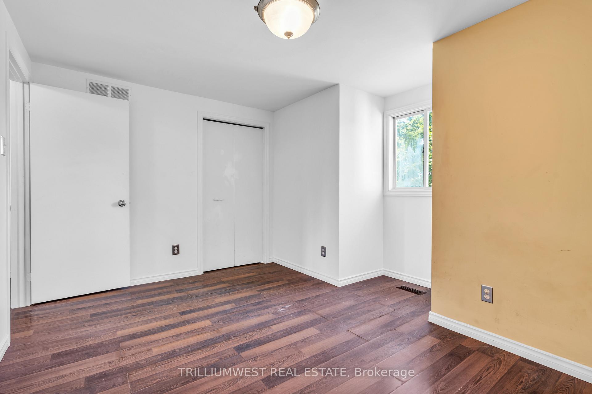 Photo 23 of 356 Imperial Road S, Guelph, Willow West/Sugarbush/West Acres — HOMEH