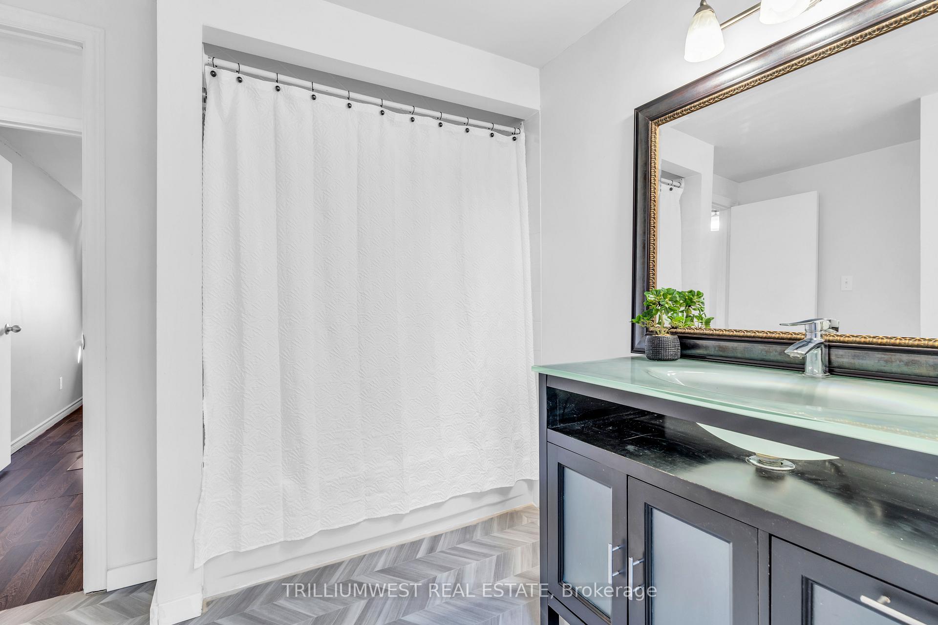 Photo 31 of 356 Imperial Road S, Guelph, Willow West/Sugarbush/West Acres — HOMEH