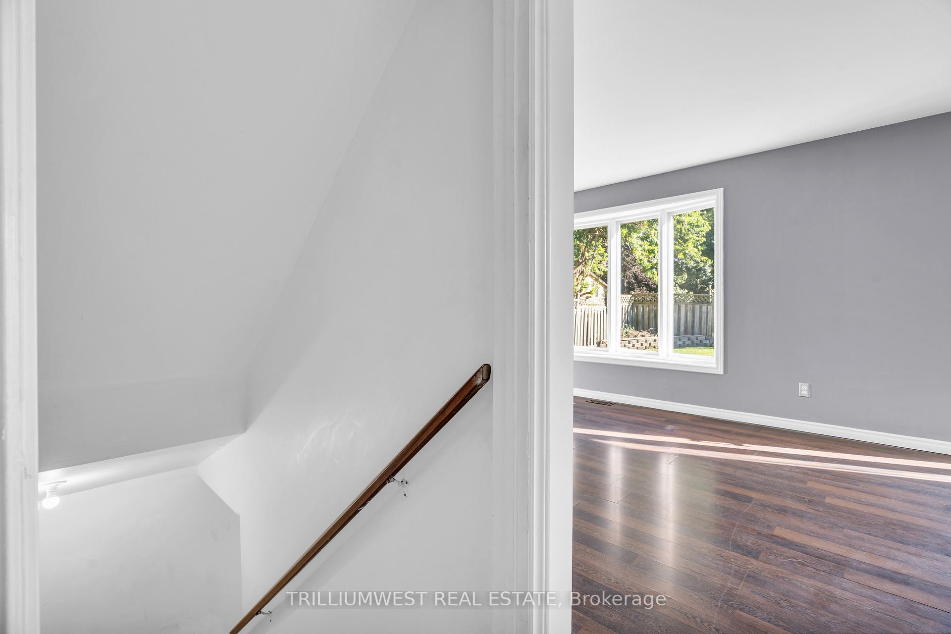 Photo 32 of 356 Imperial Road S, Guelph, Willow West/Sugarbush/West Acres — HOMEH