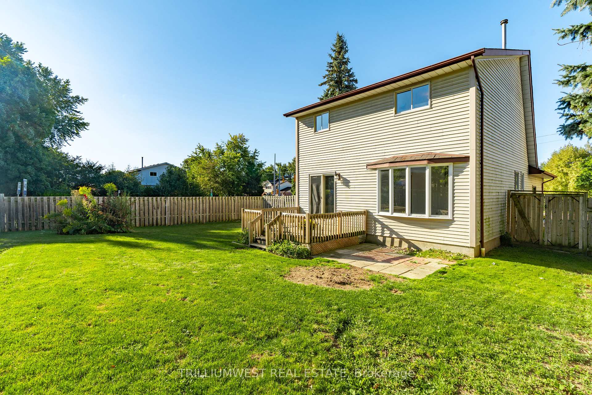 Photo 36 of 356 Imperial Road S, Guelph, Willow West/Sugarbush/West Acres — HOMEH