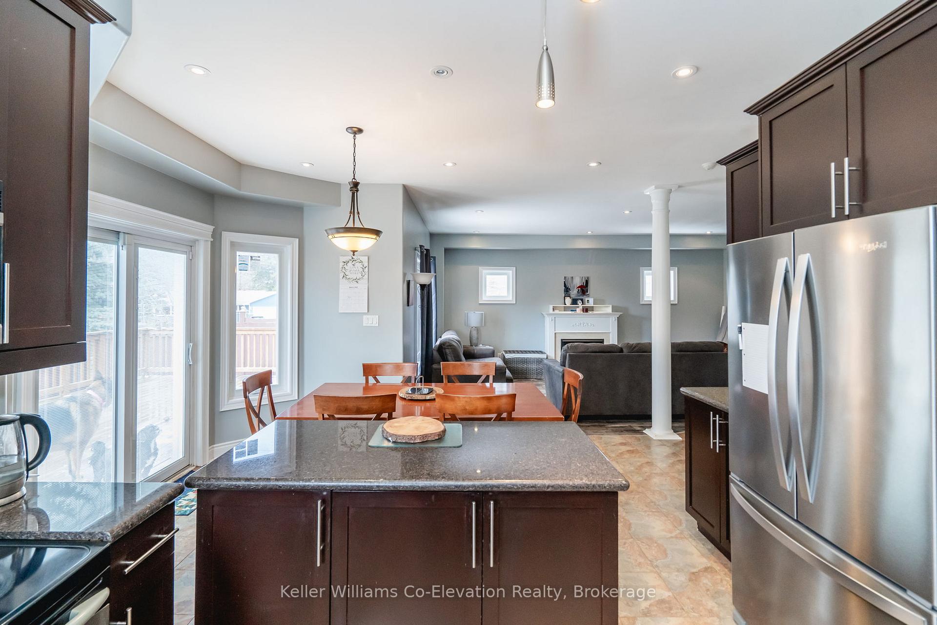 Photo 10 of 172 The Queensway, Barrie, Innis-Shore — HOMEH