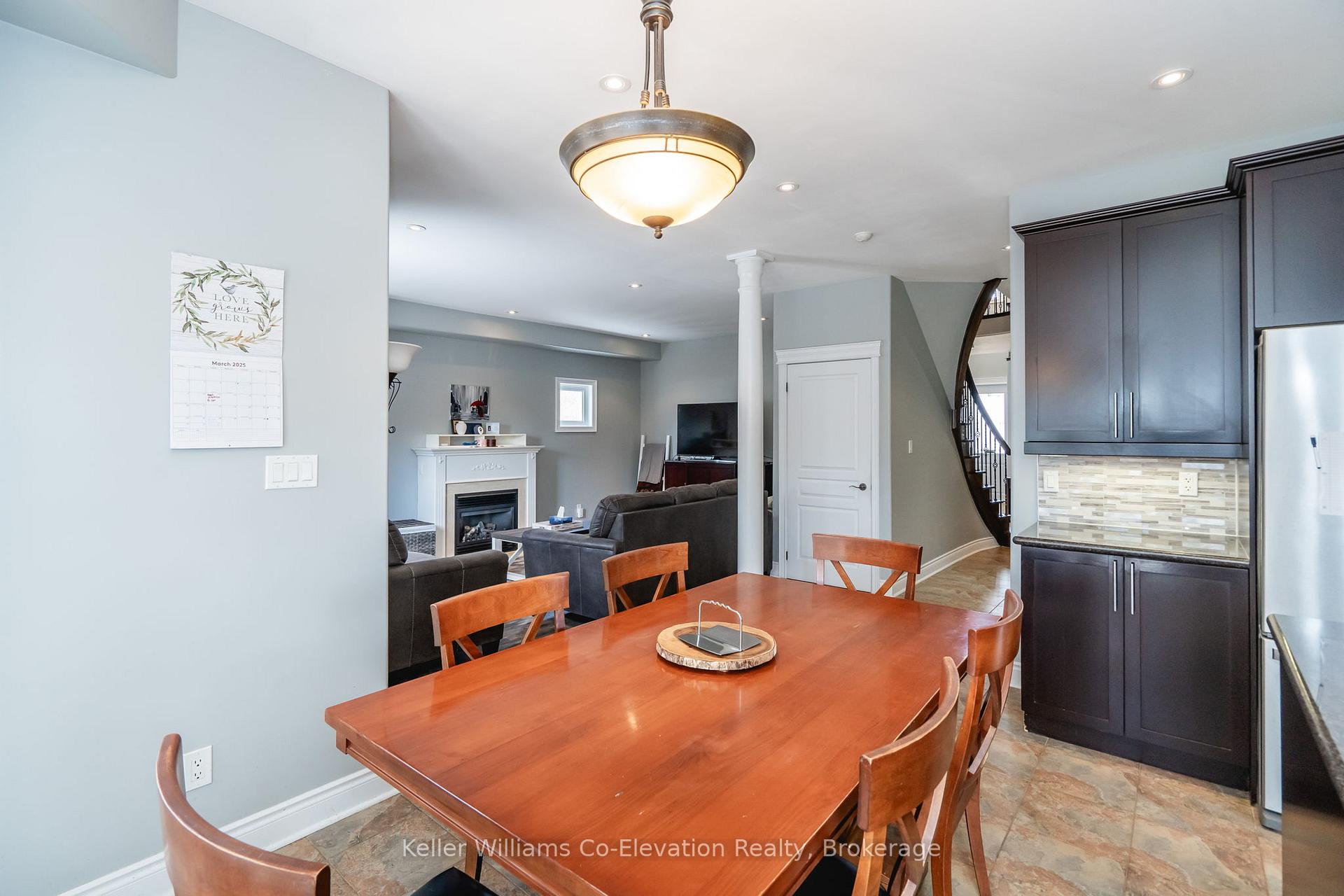 Photo 11 of 172 The Queensway, Barrie, Innis-Shore — HOMEH