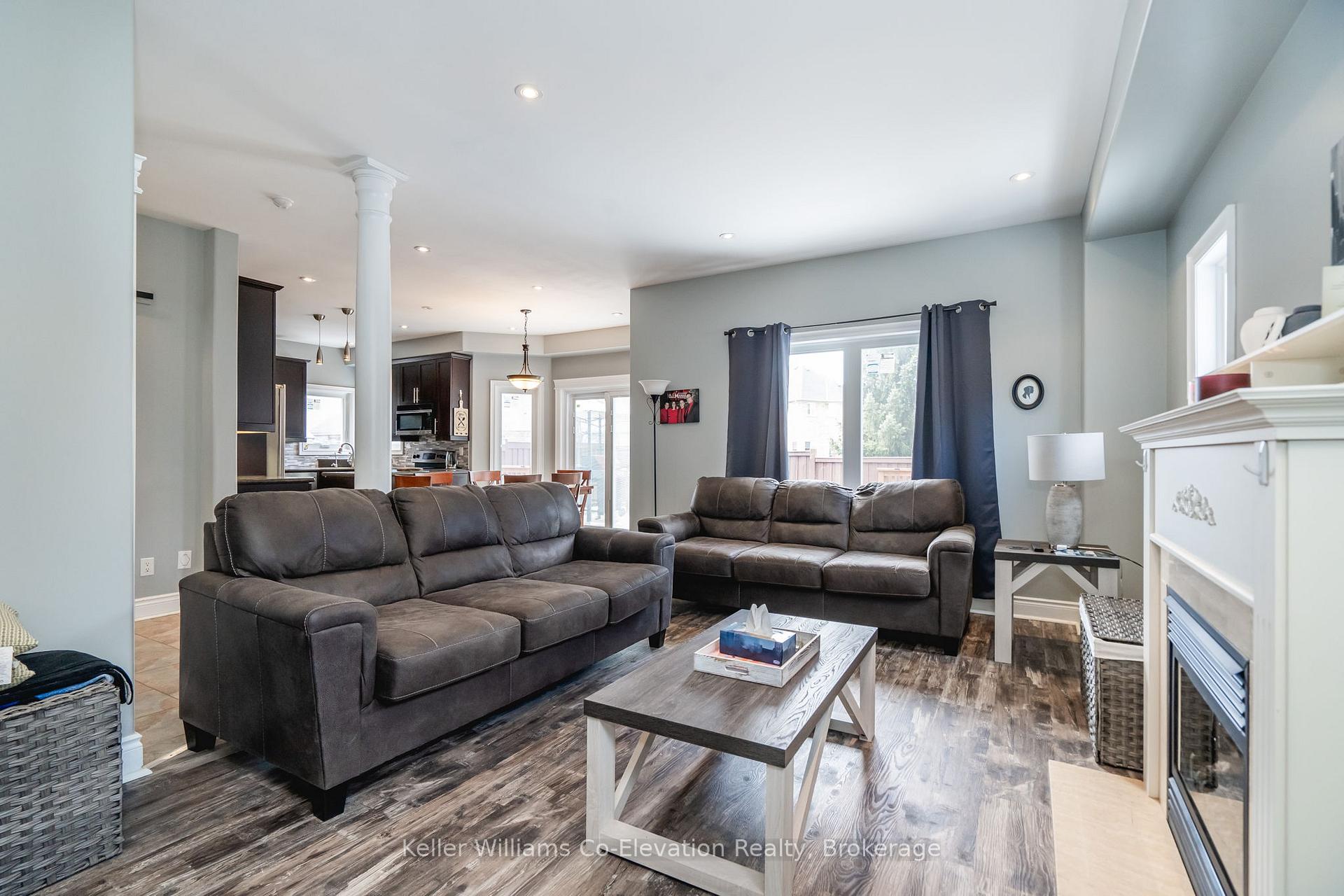 Photo 13 of 172 The Queensway, Barrie, Innis-Shore — HOMEH