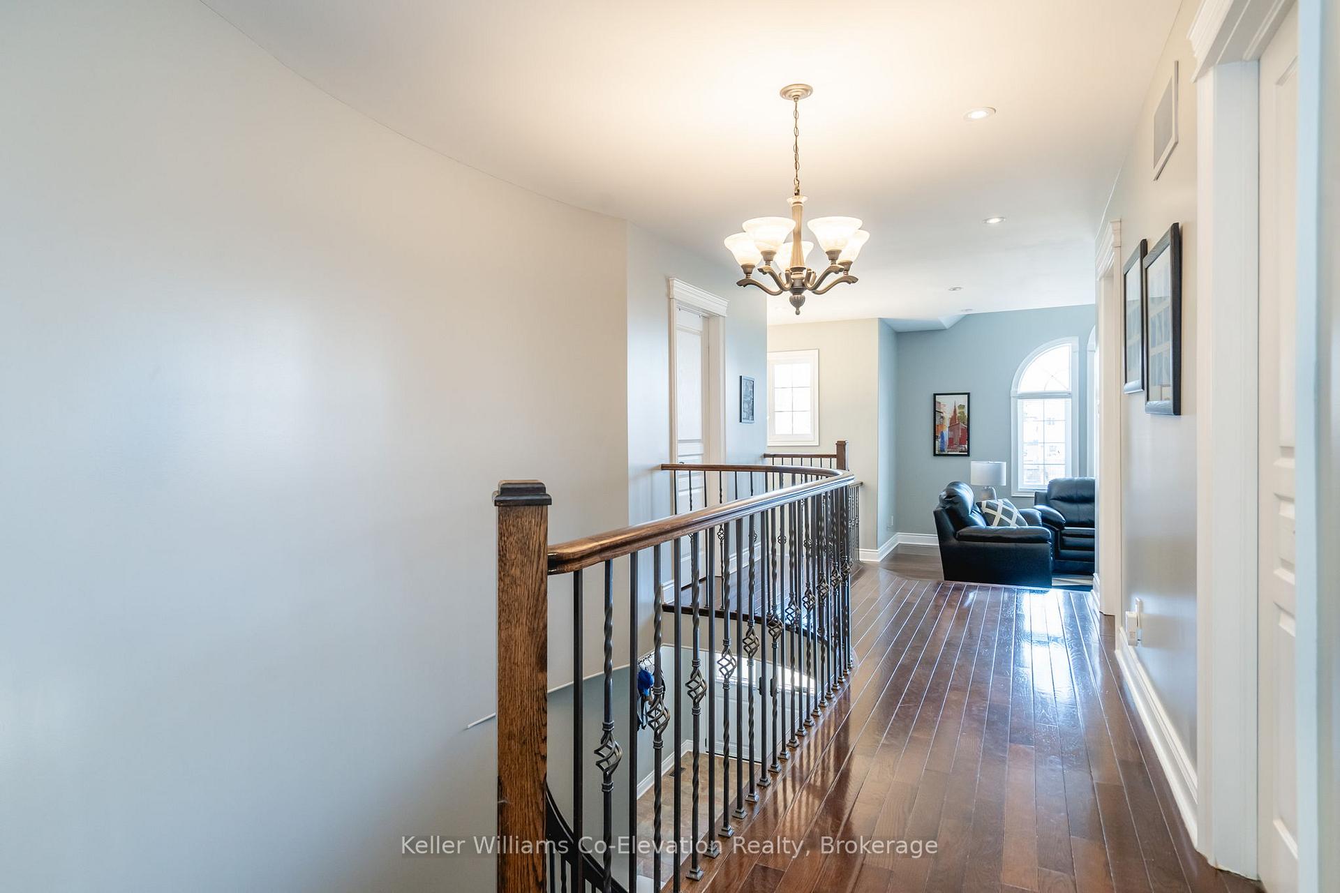 Photo 16 of 172 The Queensway, Barrie, Innis-Shore — HOMEH