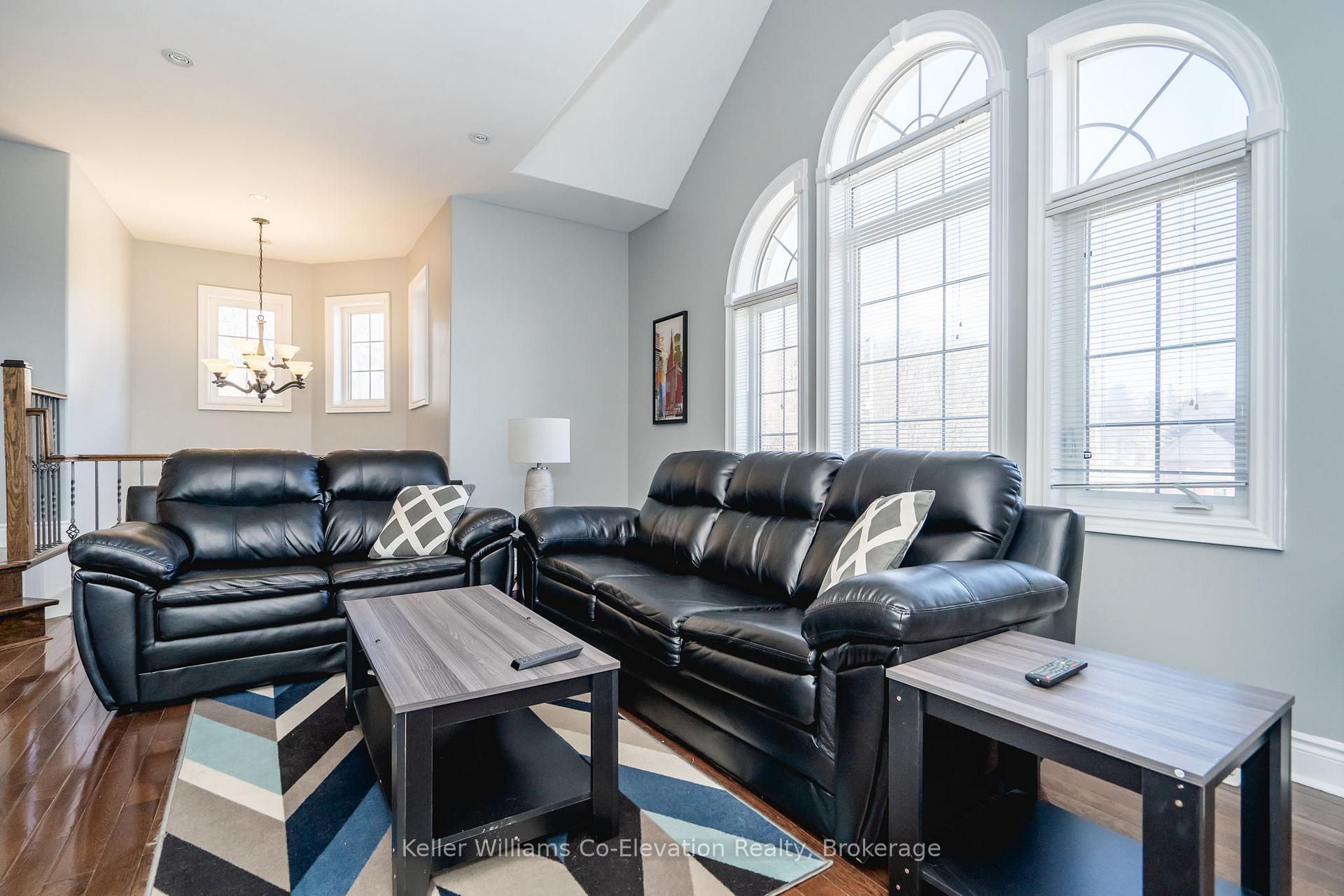 Photo 17 of 172 The Queensway, Barrie, Innis-Shore — HOMEH