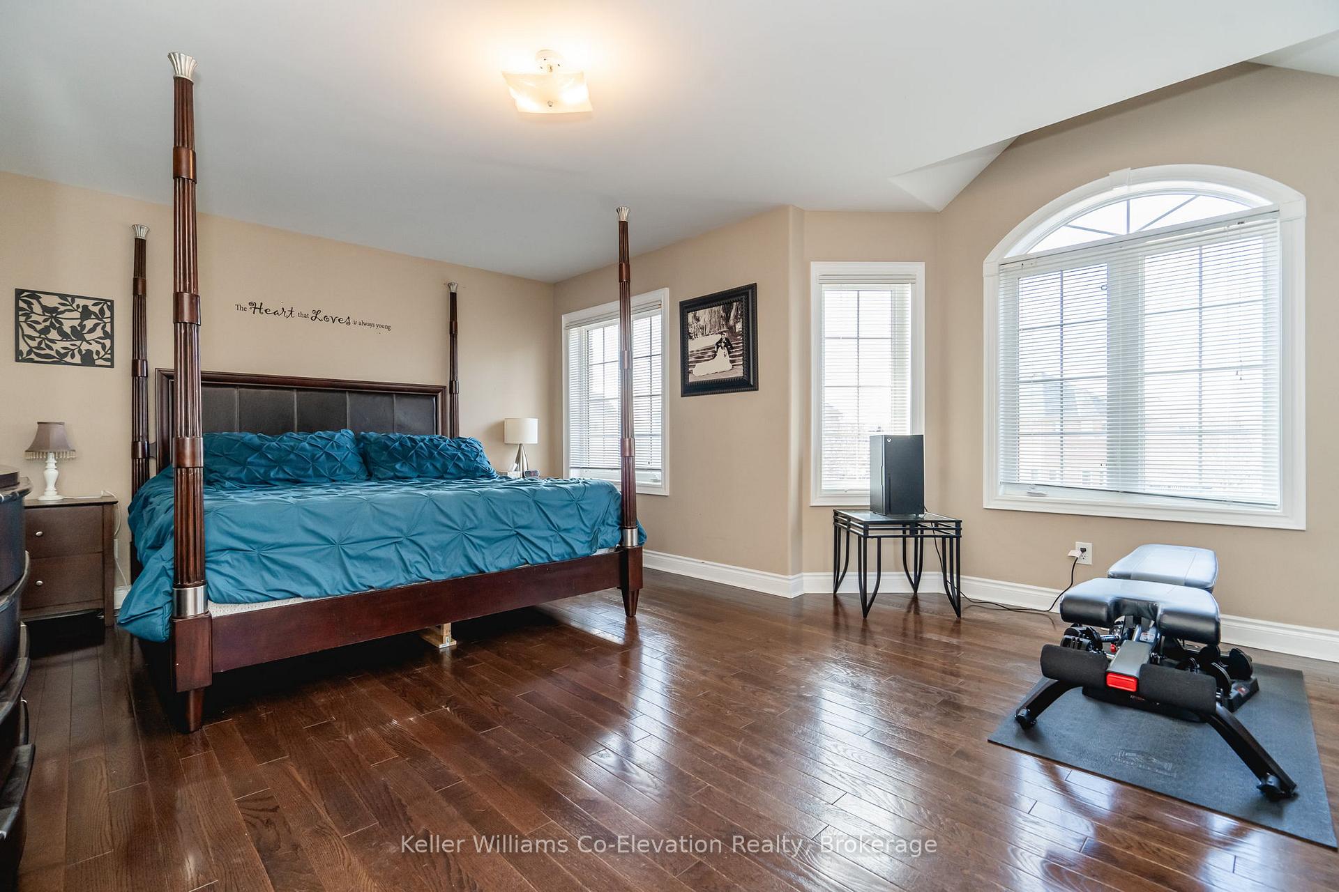 Photo 19 of 172 The Queensway, Barrie, Innis-Shore — HOMEH