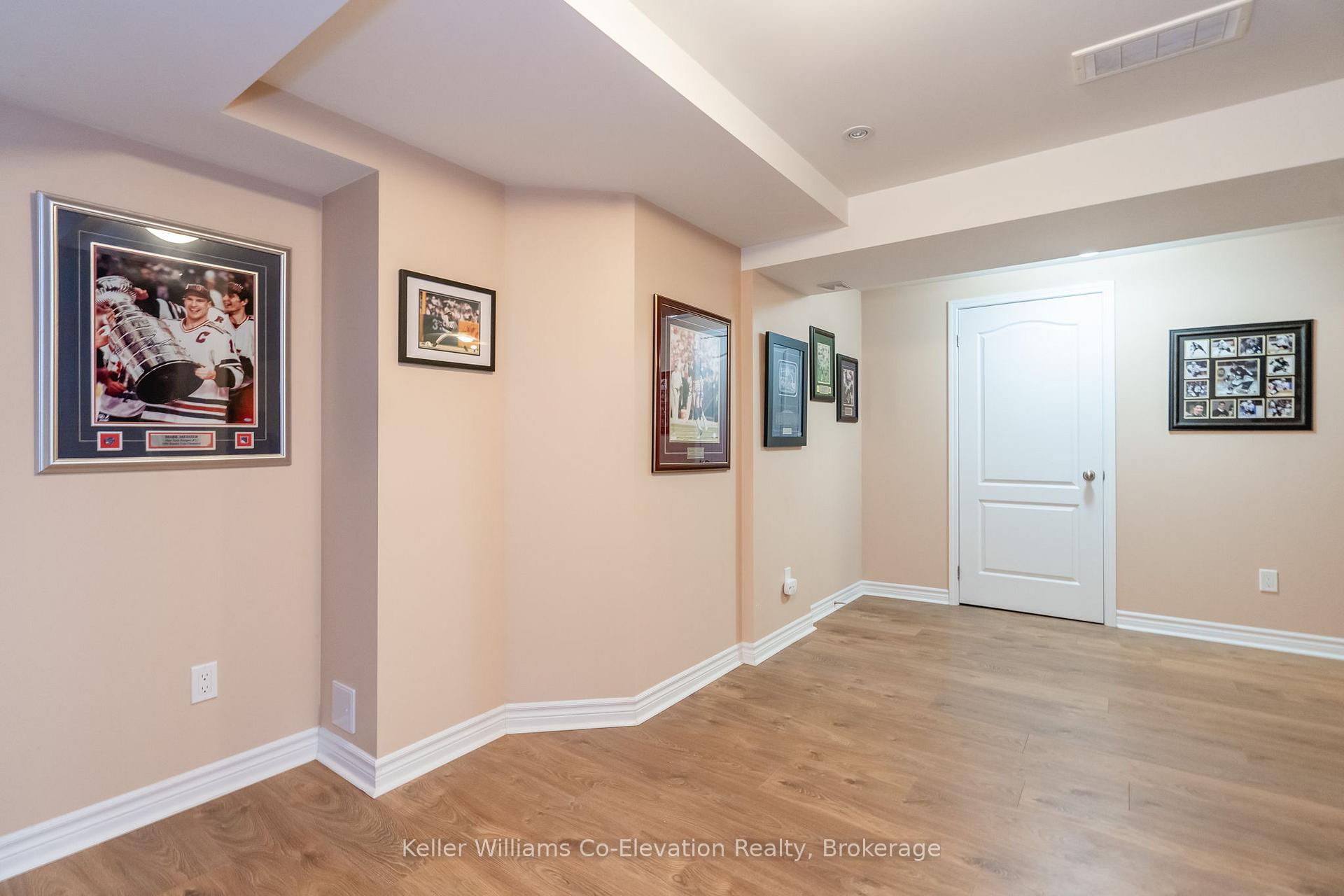 Photo 32 of 172 The Queensway, Barrie, Innis-Shore — HOMEH