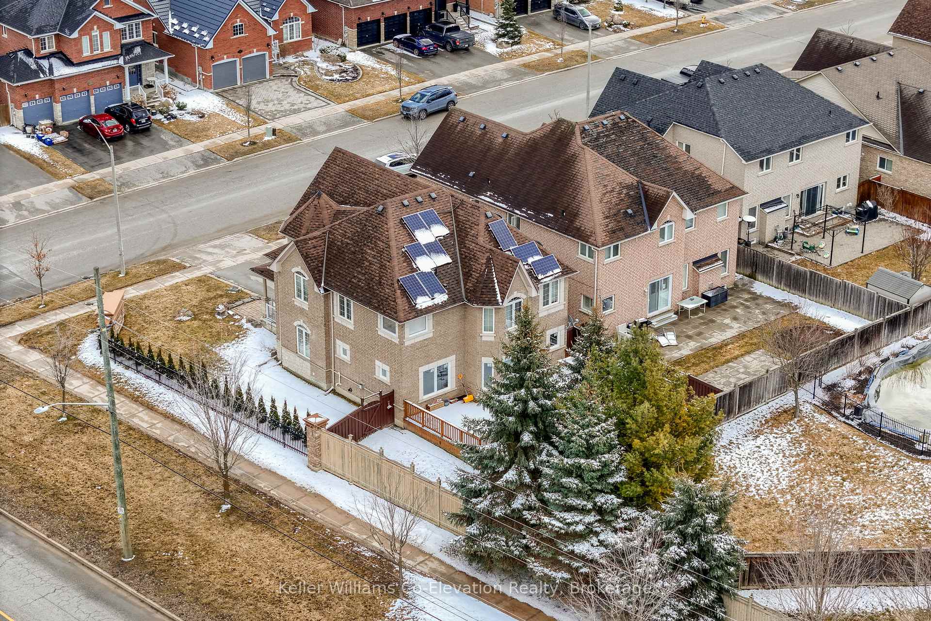 Photo 43 of 172 The Queensway, Barrie, Innis-Shore — HOMEH