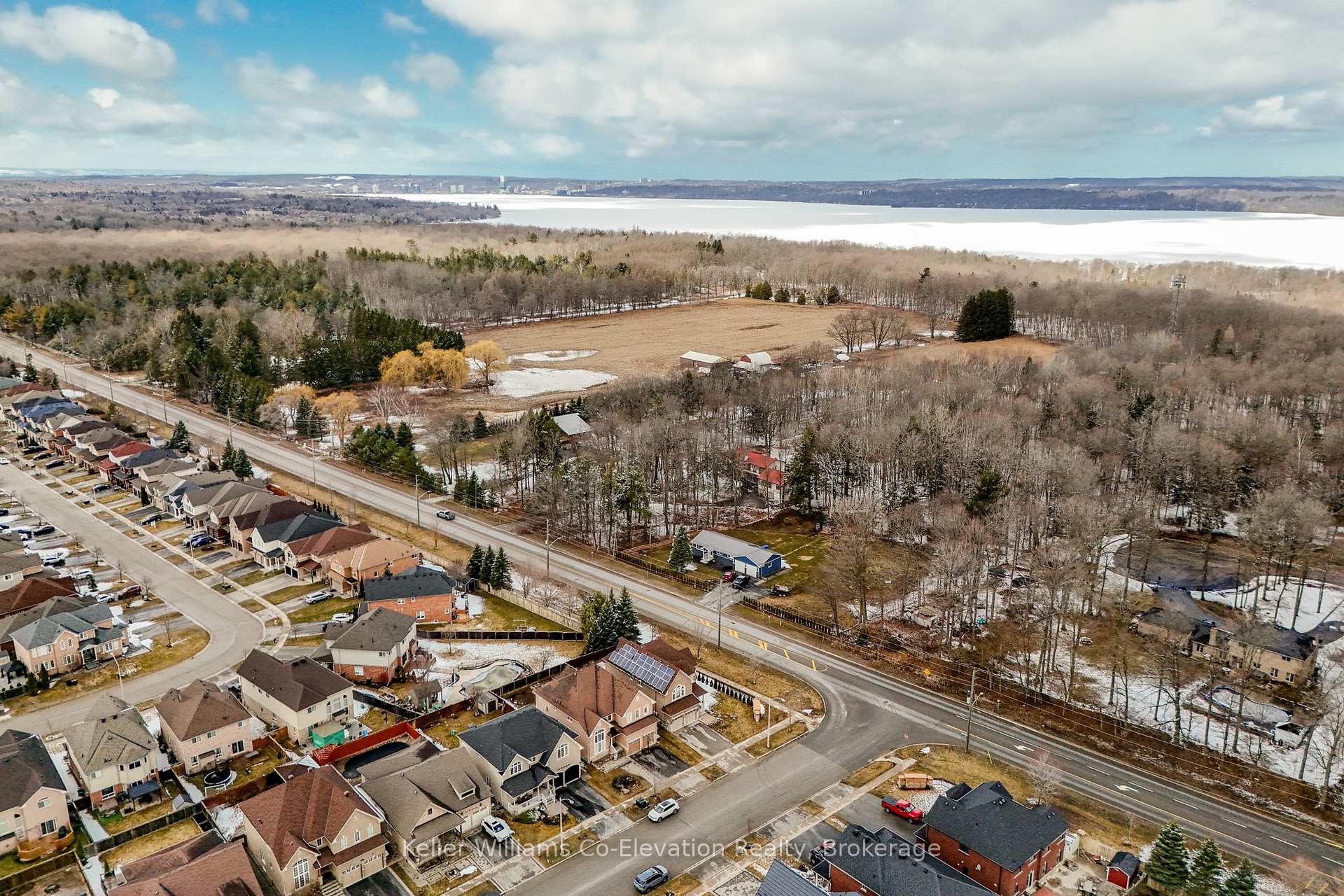 Photo 45 of 172 The Queensway, Barrie, Innis-Shore — HOMEH