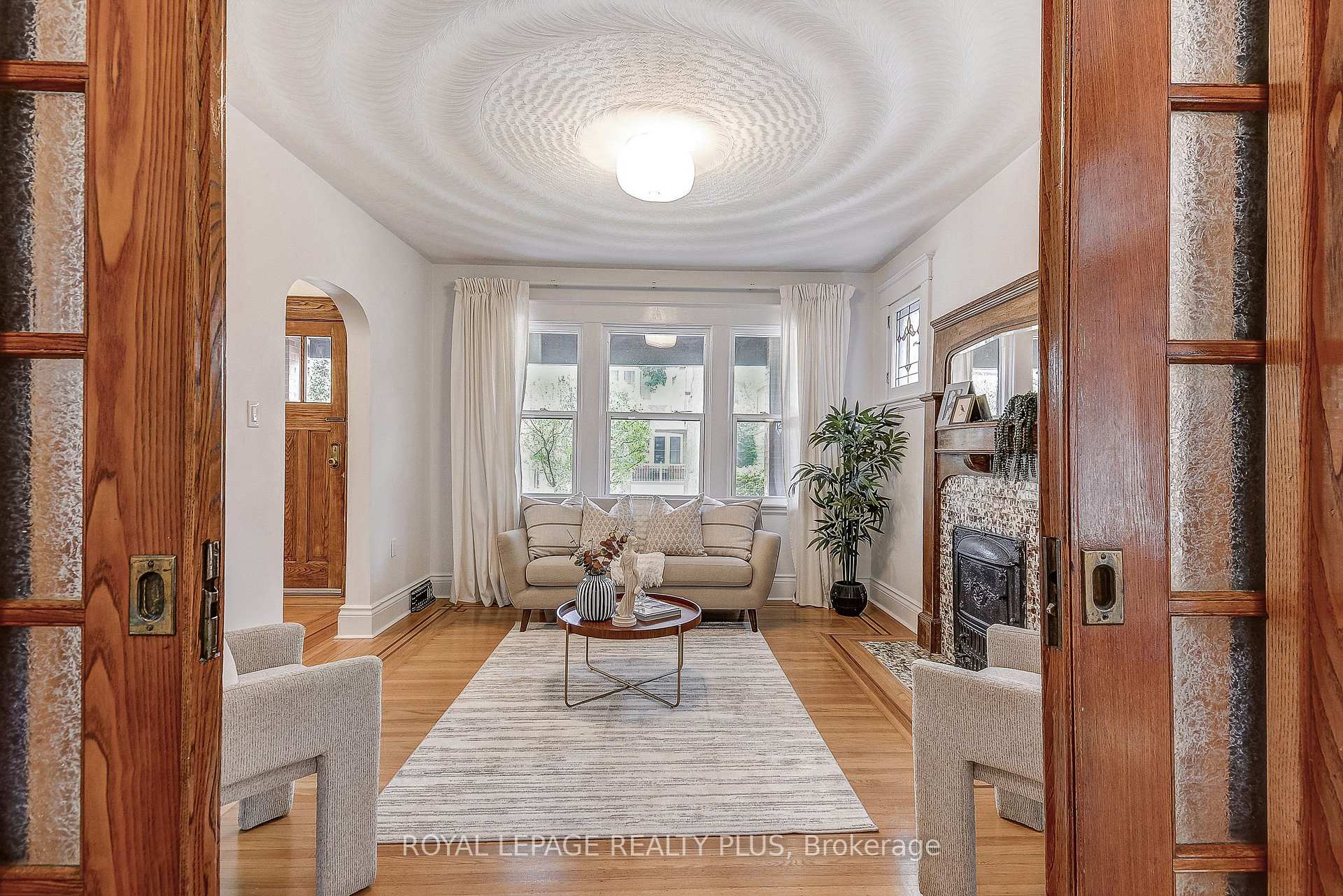 Photo 7 of 192 Kensington Avenue S, Hamilton, Delta — HOMEH